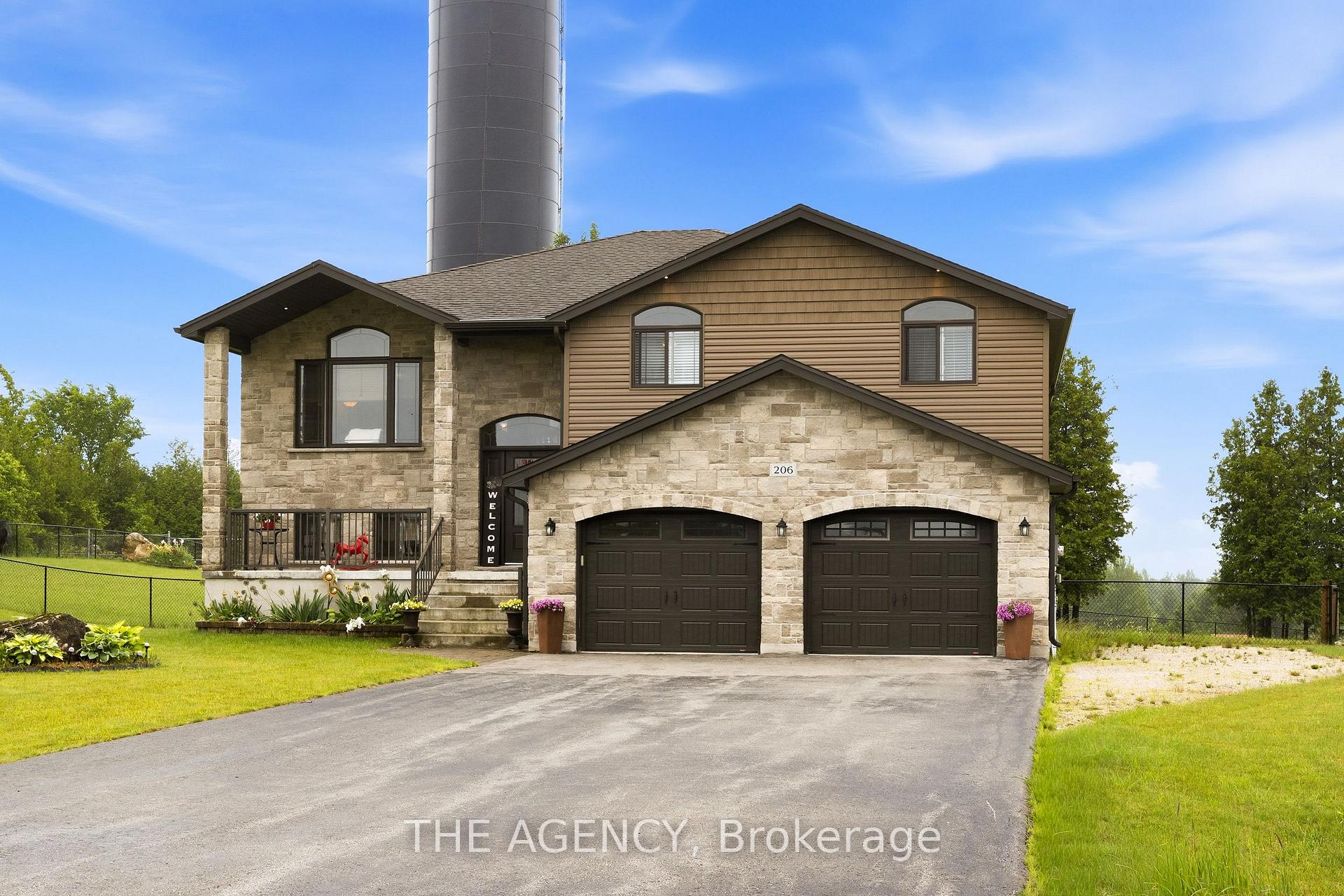 Photo 2 of 206 Meredith Way, Chatsworth — HOMEH