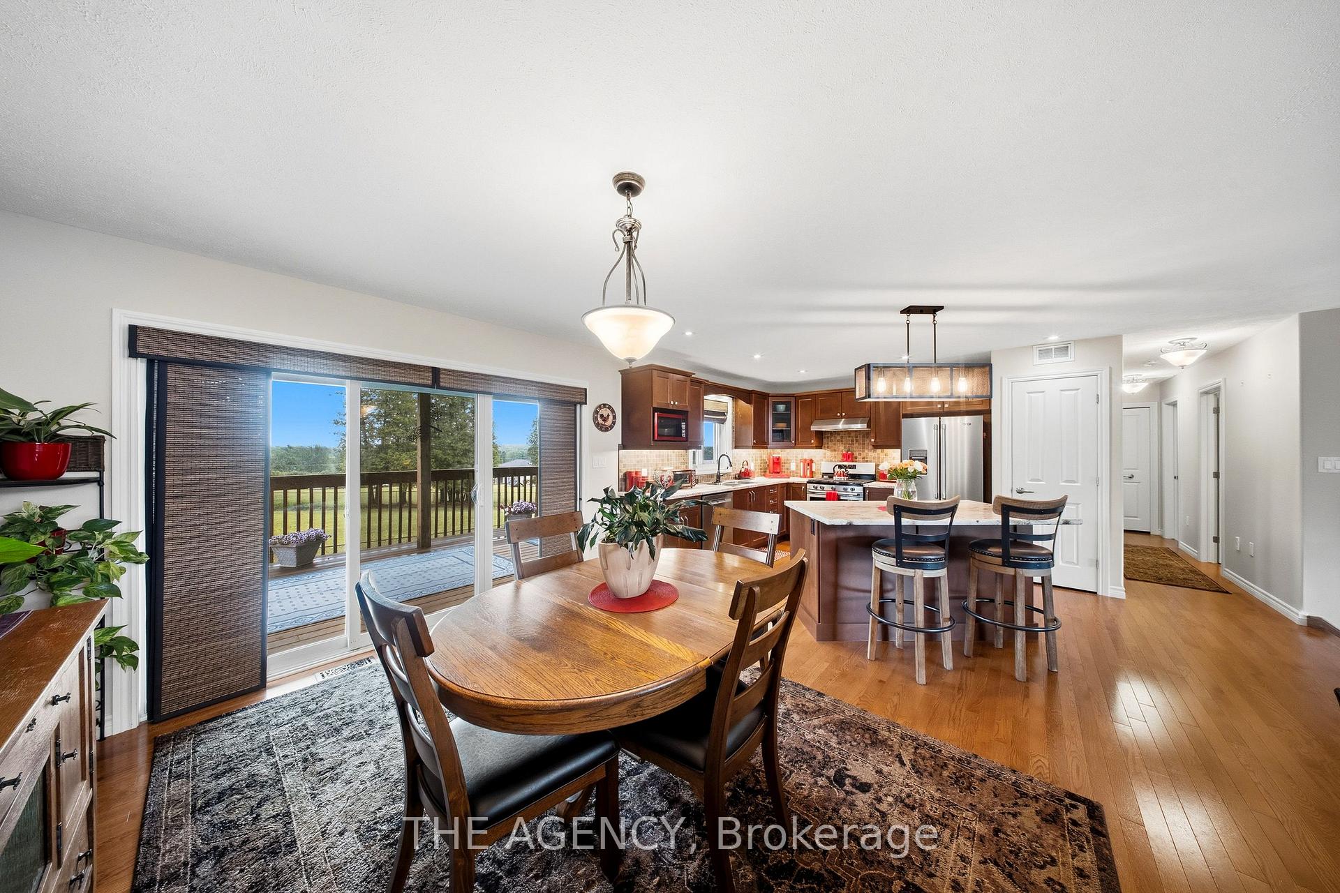 Photo 13 of 206 Meredith Way, Chatsworth — HOMEH