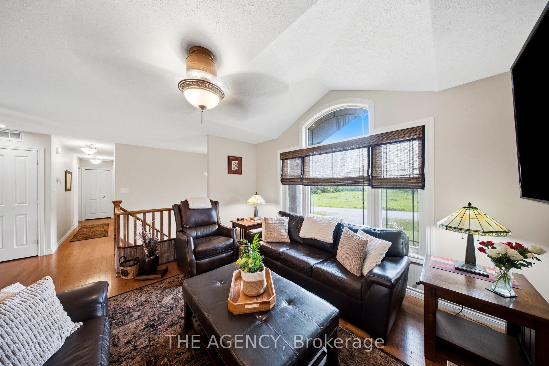 Photo 17 of 206 Meredith Way, Chatsworth — HOMEH