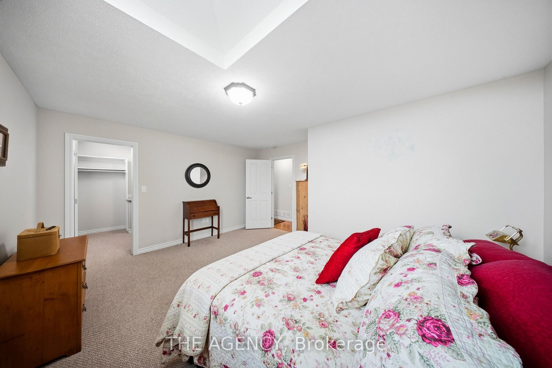 Photo 19 of 206 Meredith Way, Chatsworth — HOMEH