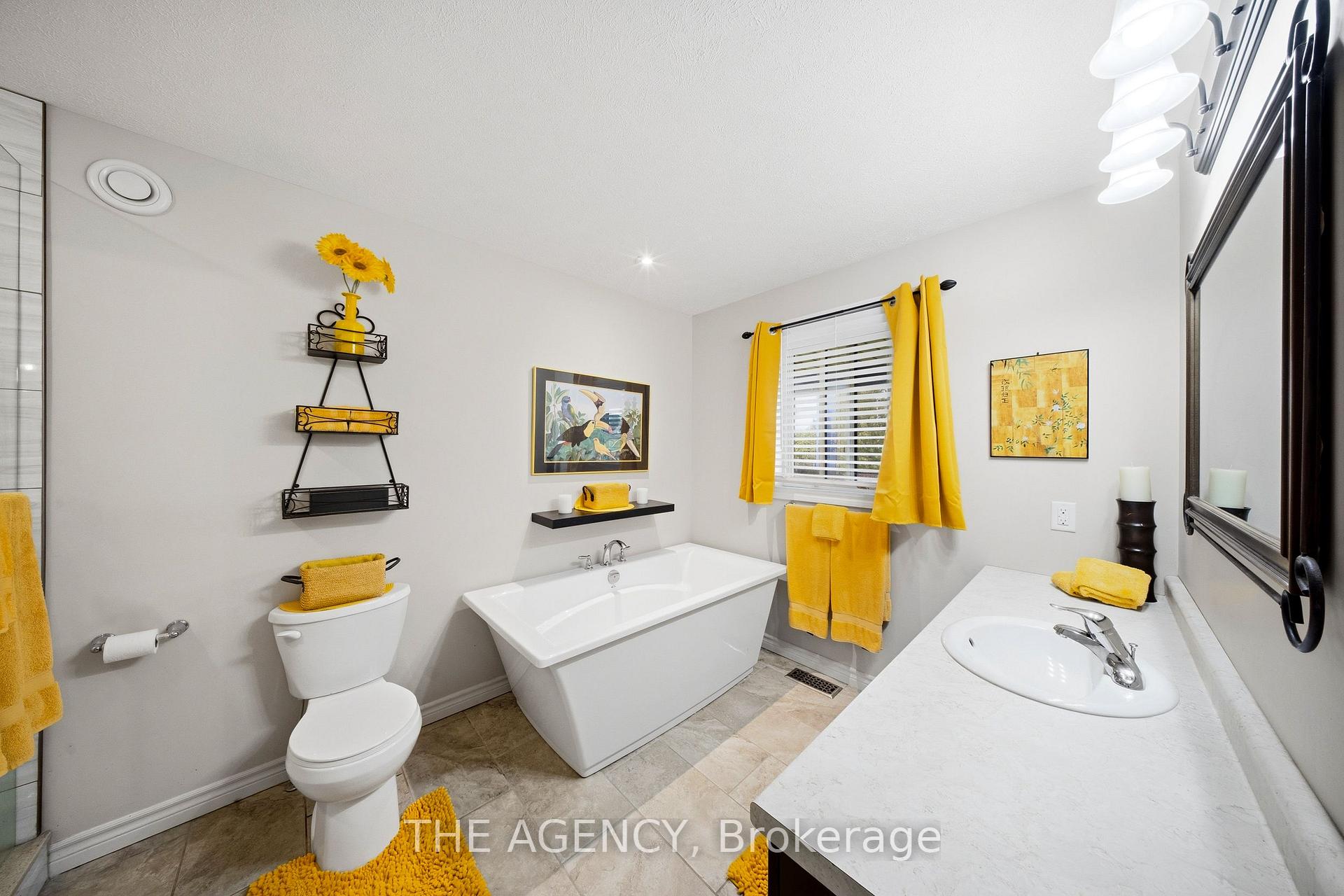 Photo 23 of 206 Meredith Way, Chatsworth — HOMEH