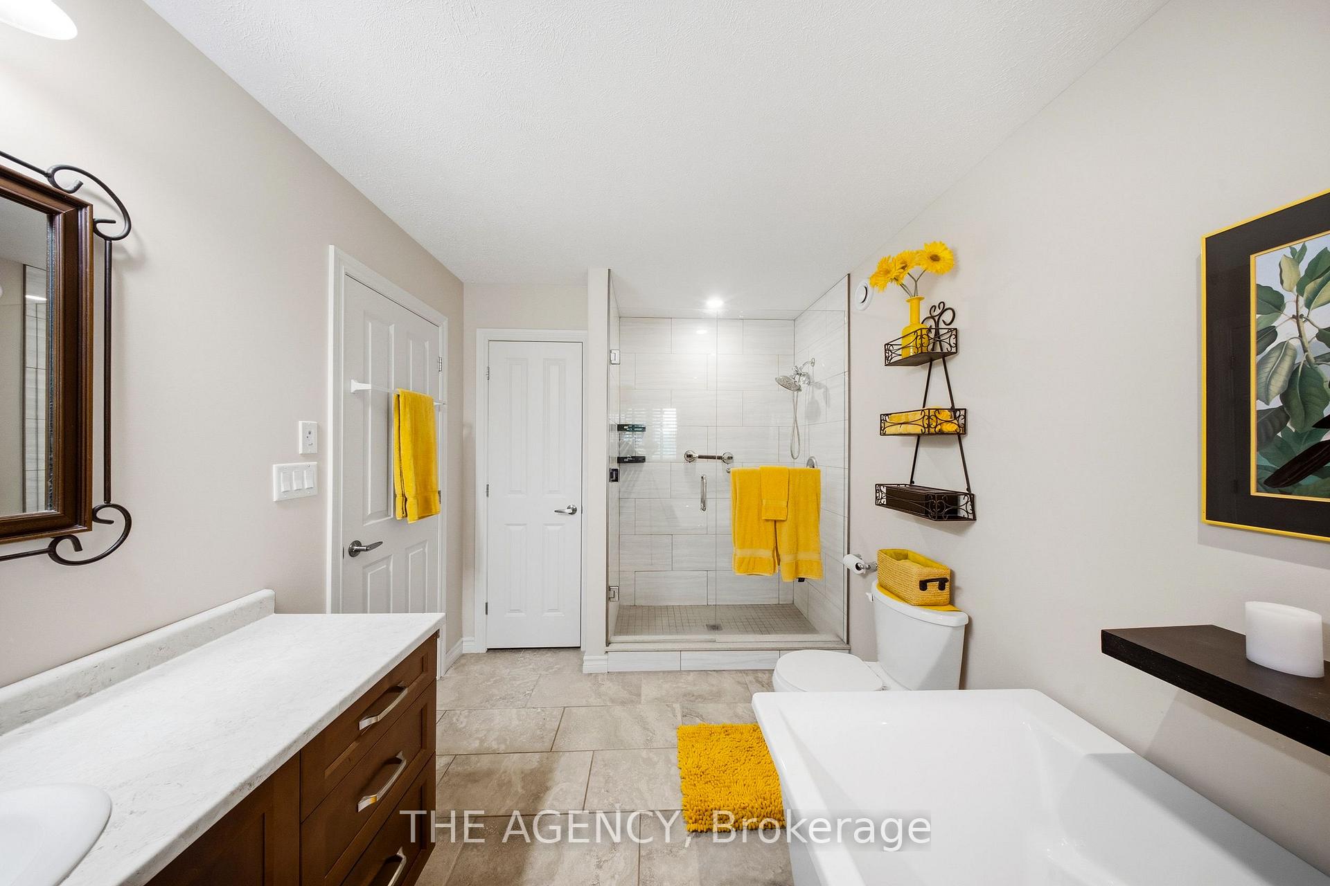 Photo 24 of 206 Meredith Way, Chatsworth — HOMEH