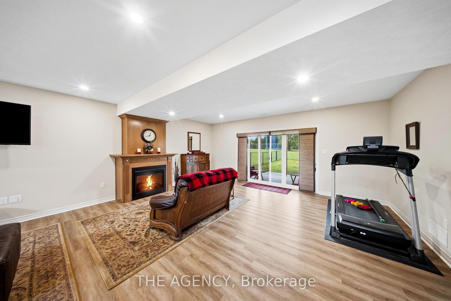 Photo 26 of 206 Meredith Way, Chatsworth — HOMEH