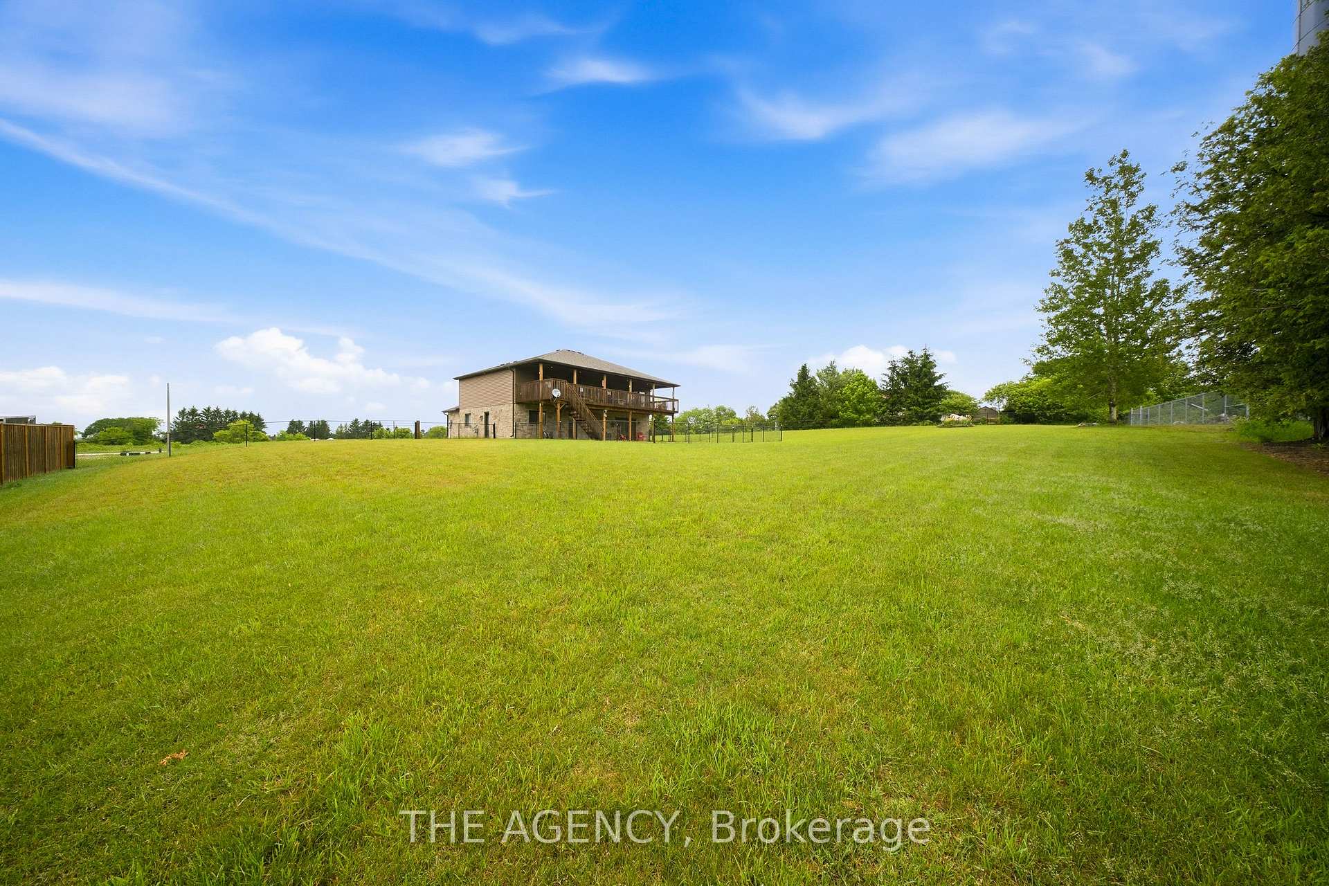 Photo 39 of 206 Meredith Way, Chatsworth — HOMEH