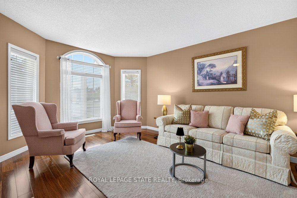 Photo 15 of 272 Gatestone Drive, Hamilton, Stoney Creek Mountain — HOMEH