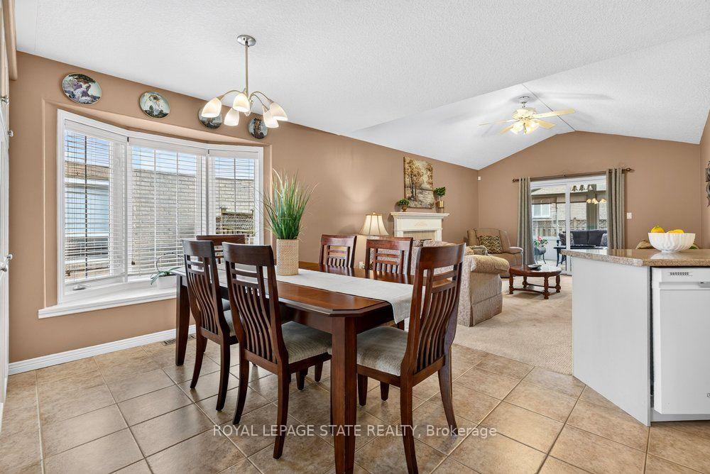 Photo 20 of 272 Gatestone Drive, Hamilton, Stoney Creek Mountain — HOMEH