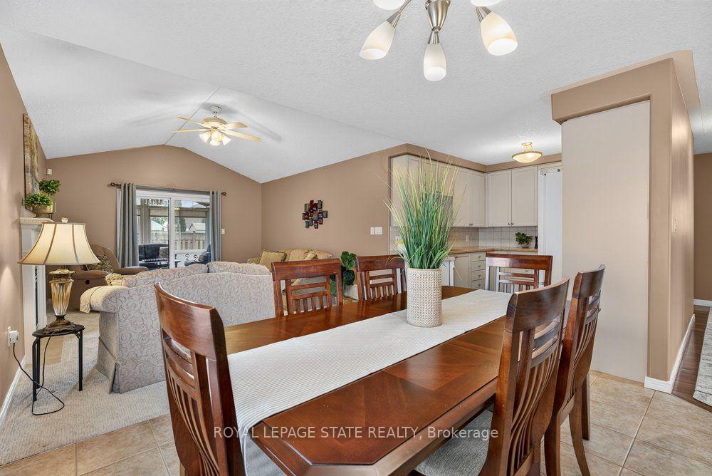 Photo 22 of 272 Gatestone Drive, Hamilton, Stoney Creek Mountain — HOMEH