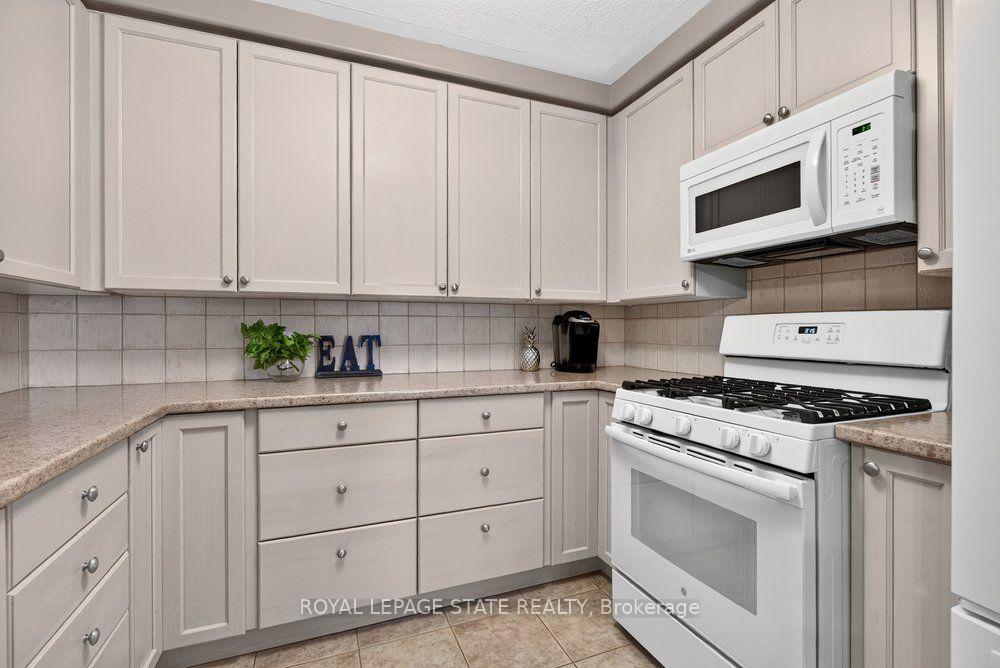 Photo 25 of 272 Gatestone Drive, Hamilton, Stoney Creek Mountain — HOMEH