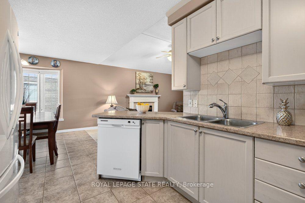 Photo 26 of 272 Gatestone Drive, Hamilton, Stoney Creek Mountain — HOMEH