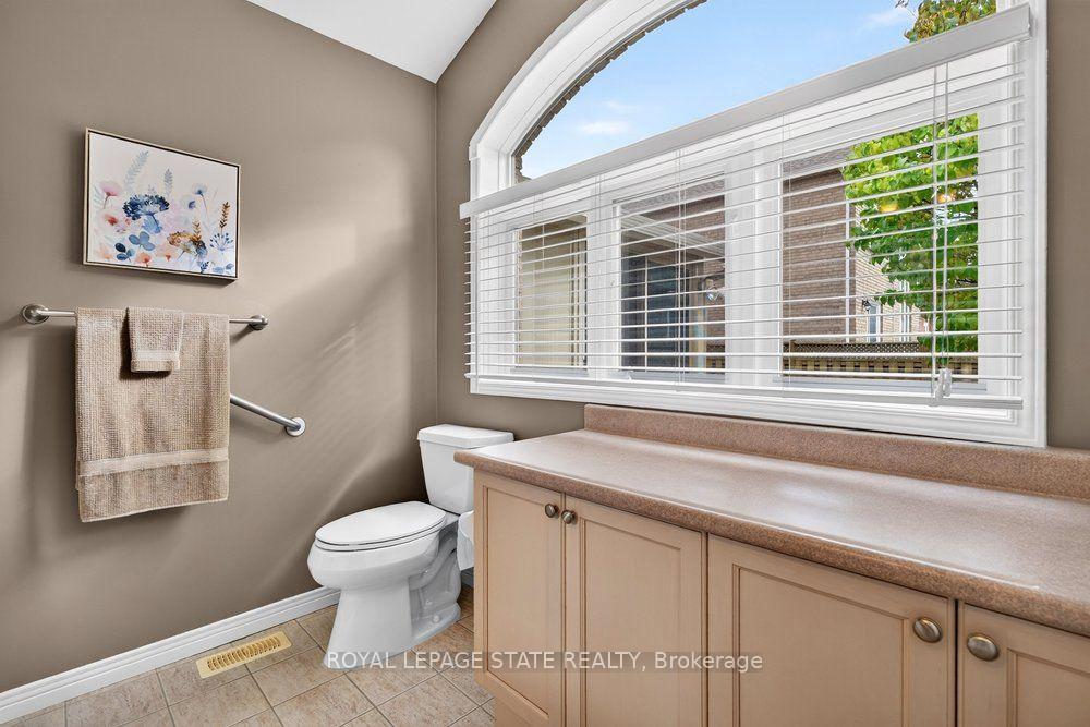 Photo 33 of 272 Gatestone Drive, Hamilton, Stoney Creek Mountain — HOMEH