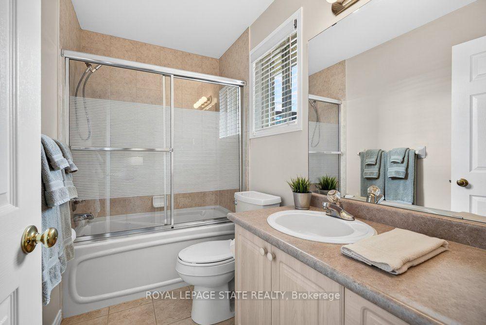 Photo 36 of 272 Gatestone Drive, Hamilton, Stoney Creek Mountain — HOMEH