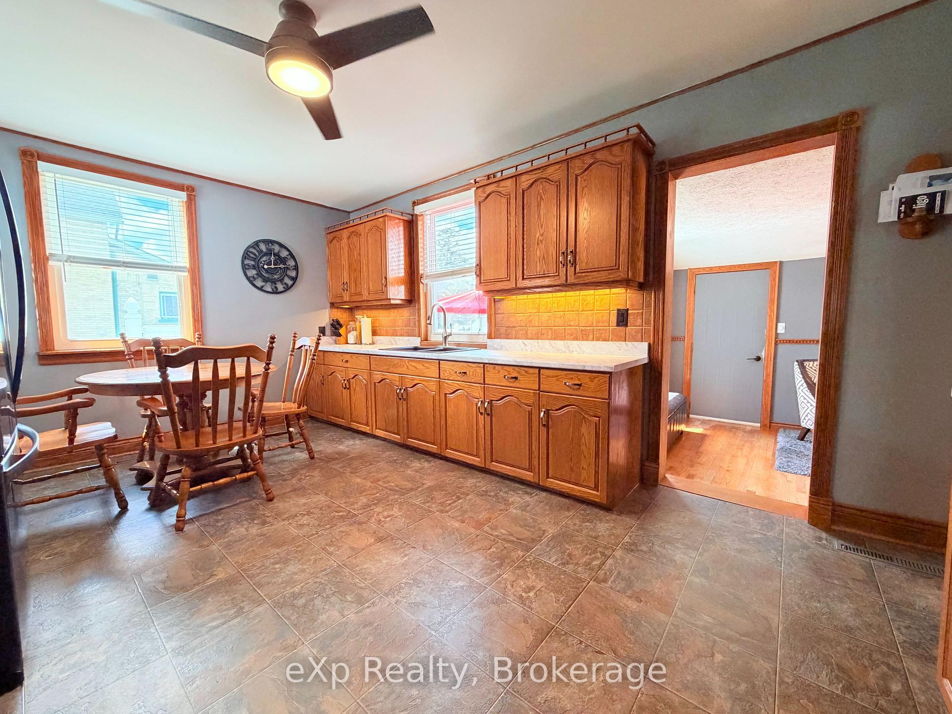 Photo 7 of 503 Yonge Street S, Brockton — HOMEH