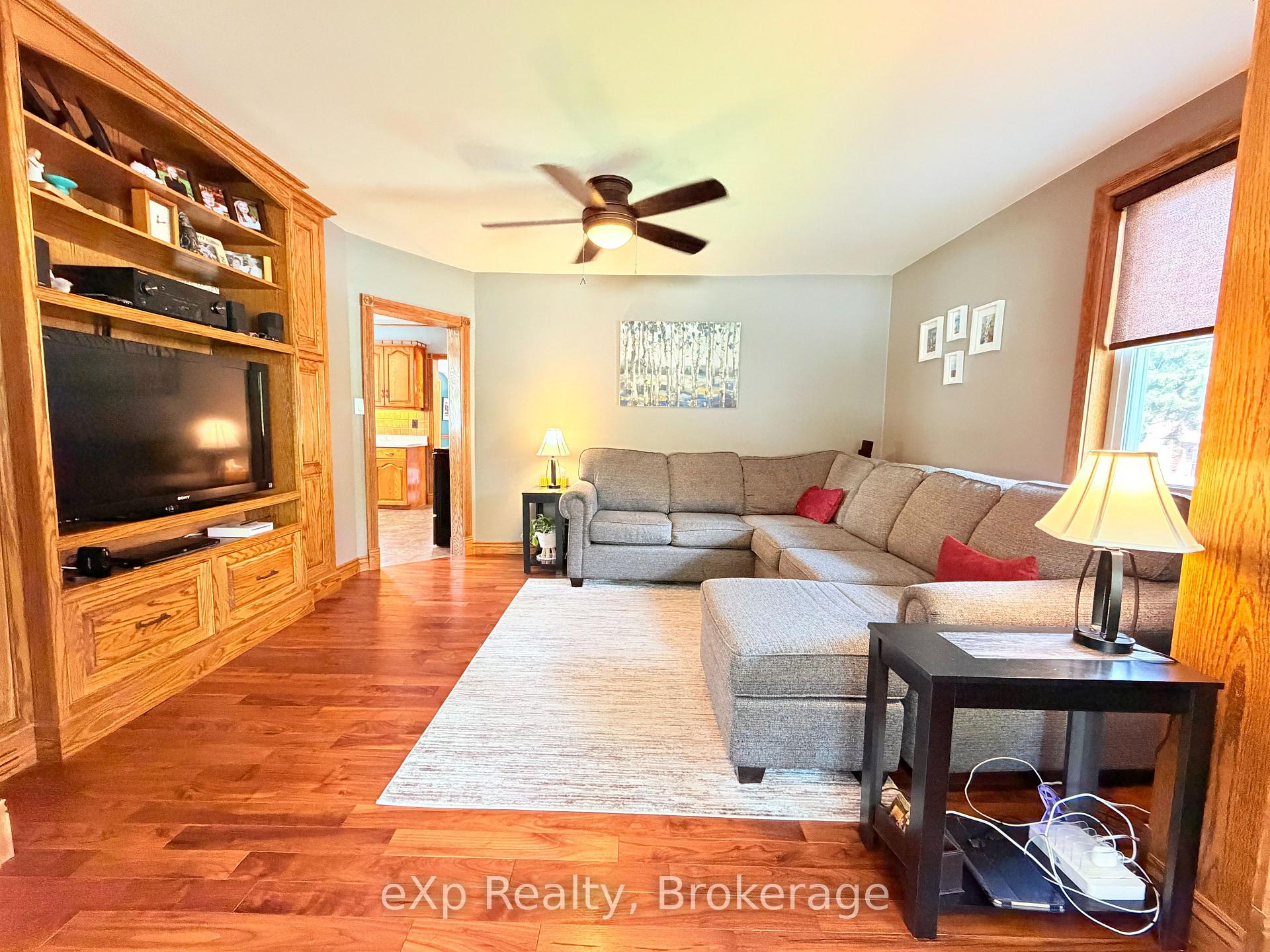 Photo 10 of 503 Yonge Street S, Brockton — HOMEH