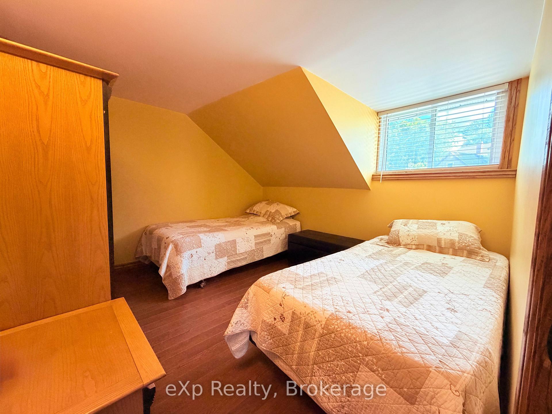 Photo 21 of 503 Yonge Street S, Brockton — HOMEH