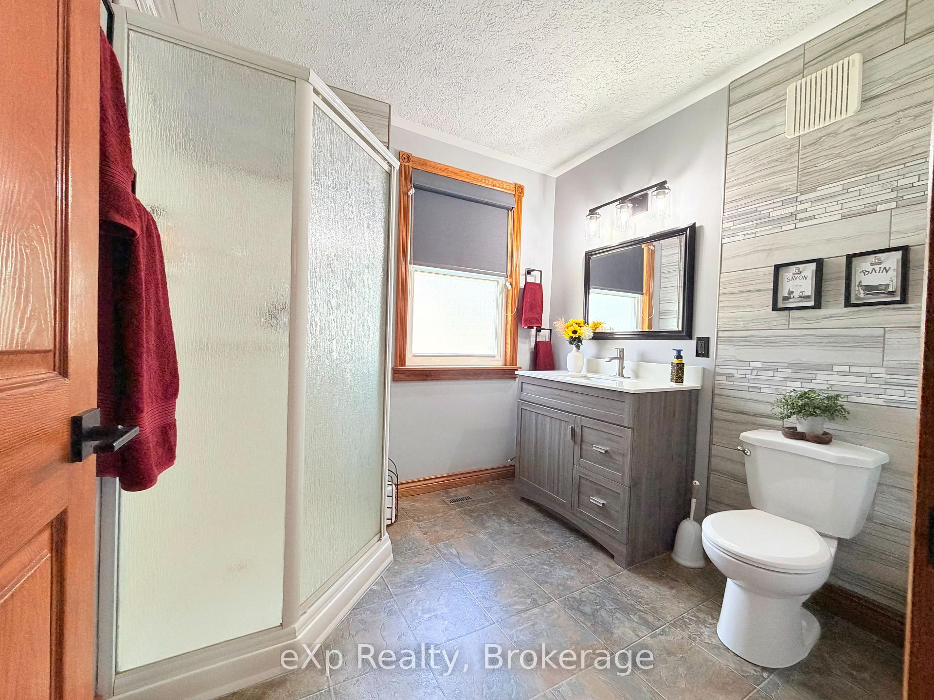 Photo 22 of 503 Yonge Street S, Brockton — HOMEH