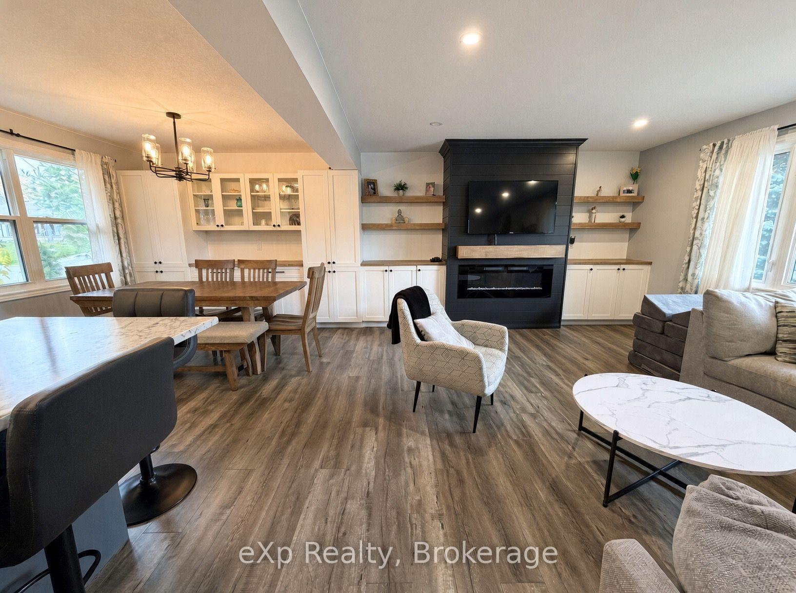 Photo 5 of 271 Thomas Street, Brockton — HOMEH