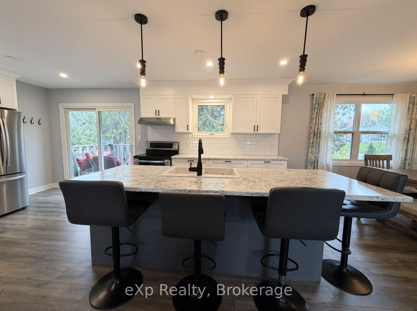 Photo 9 of 271 Thomas Street, Brockton — HOMEH
