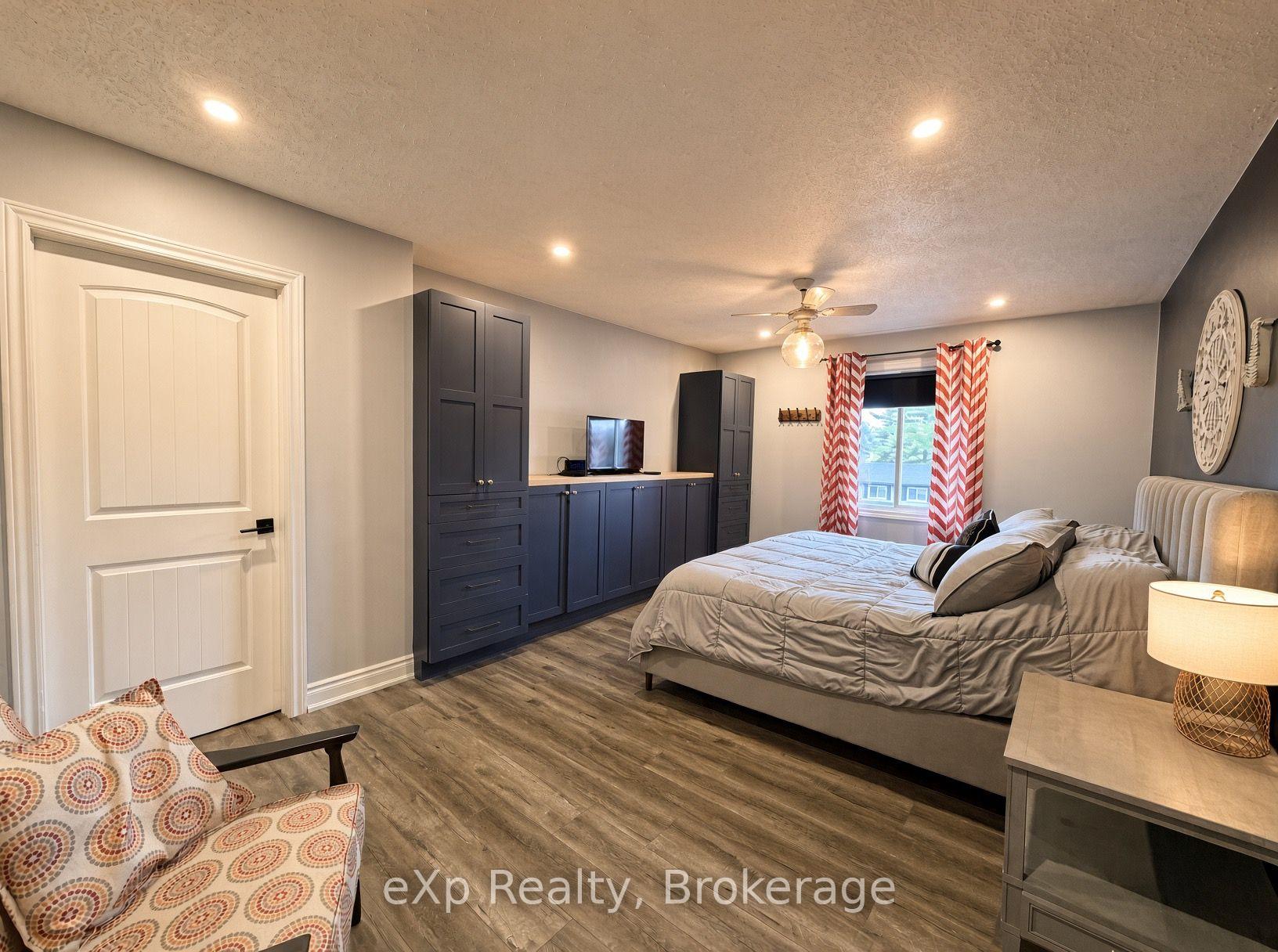 Photo 17 of 271 Thomas Street, Brockton — HOMEH