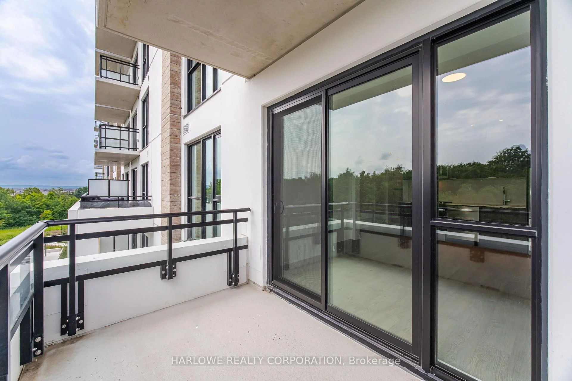 Photo 2 of Unit 413, 740 Whitlock Avenue, Milton, Cobban — HOMEH