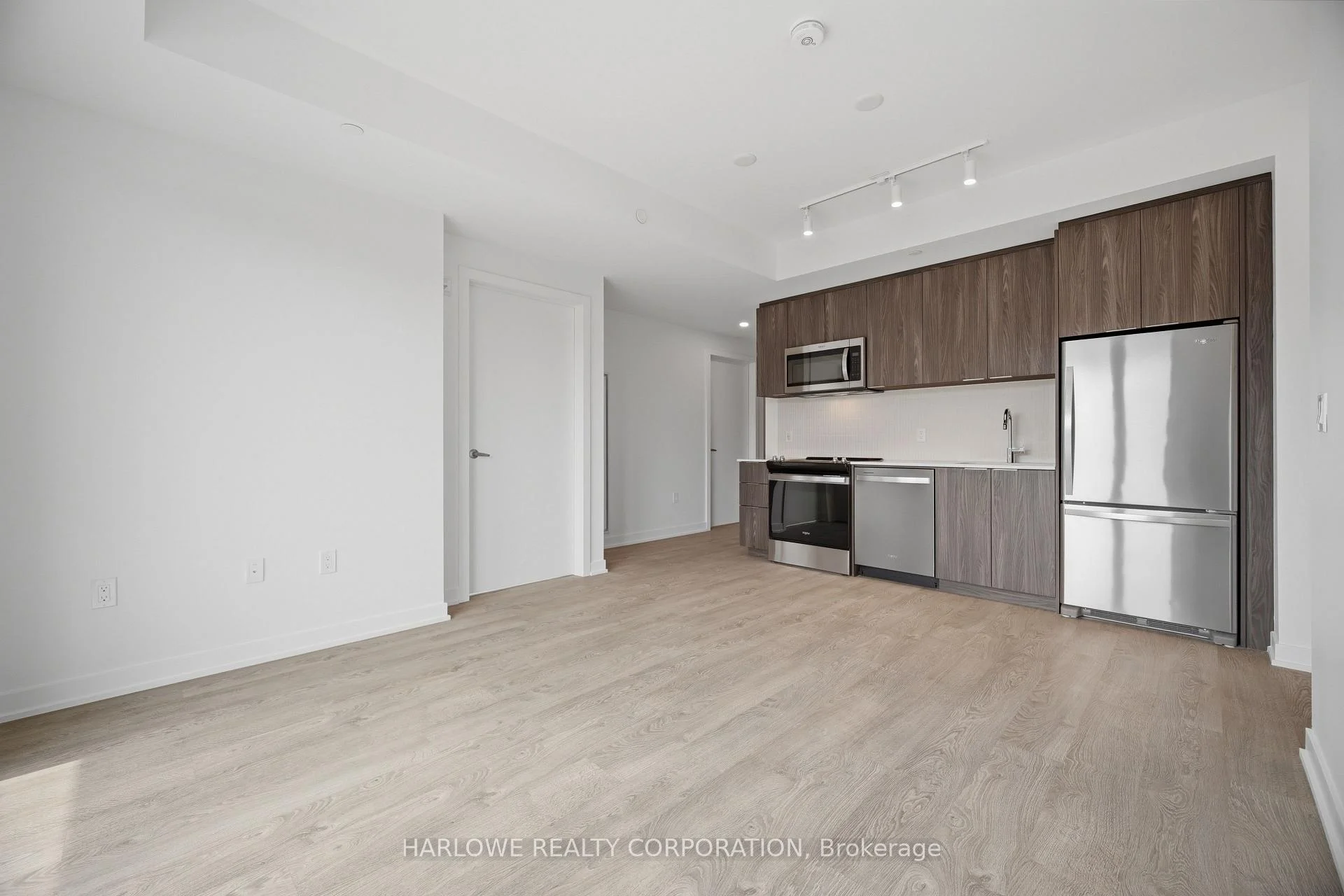 Photo 38 of Unit 413, 740 Whitlock Avenue, Milton, Cobban — HOMEH