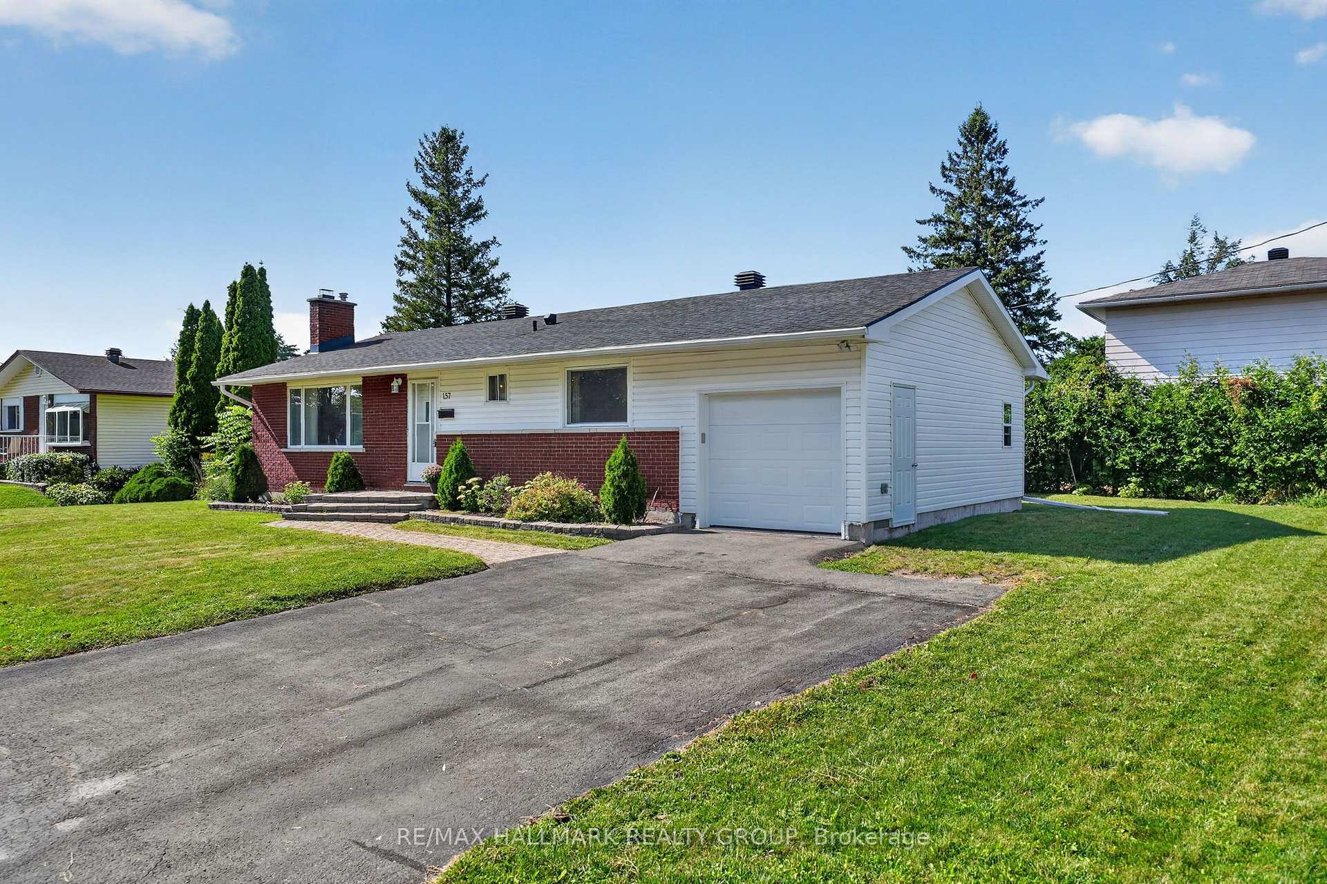 Photo 2 of 157 Lacroix Avenue, Ottawa, Bilberry Creek/Queenswood Heights — HOMEH