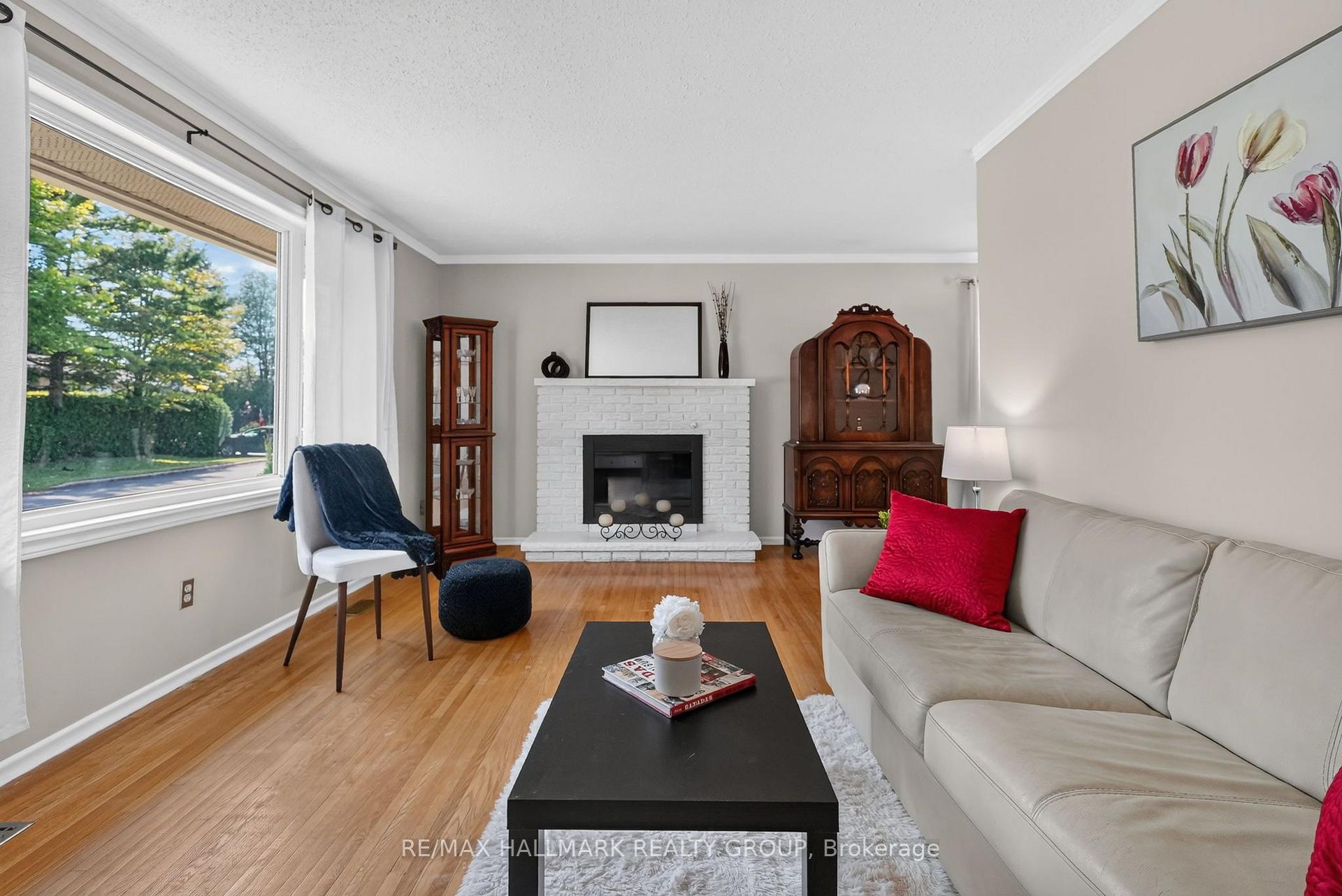 Photo 4 of 157 Lacroix Avenue, Ottawa, Bilberry Creek/Queenswood Heights — HOMEH
