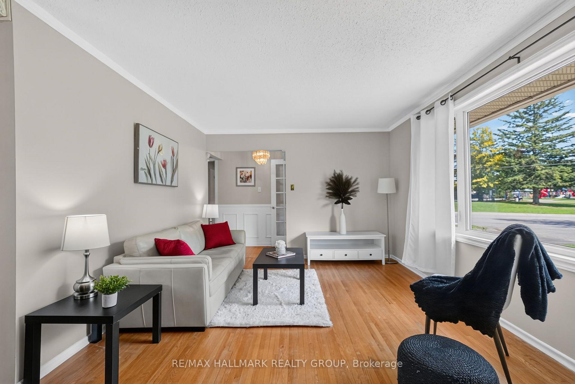 Photo 5 of 157 Lacroix Avenue, Ottawa, Bilberry Creek/Queenswood Heights — HOMEH