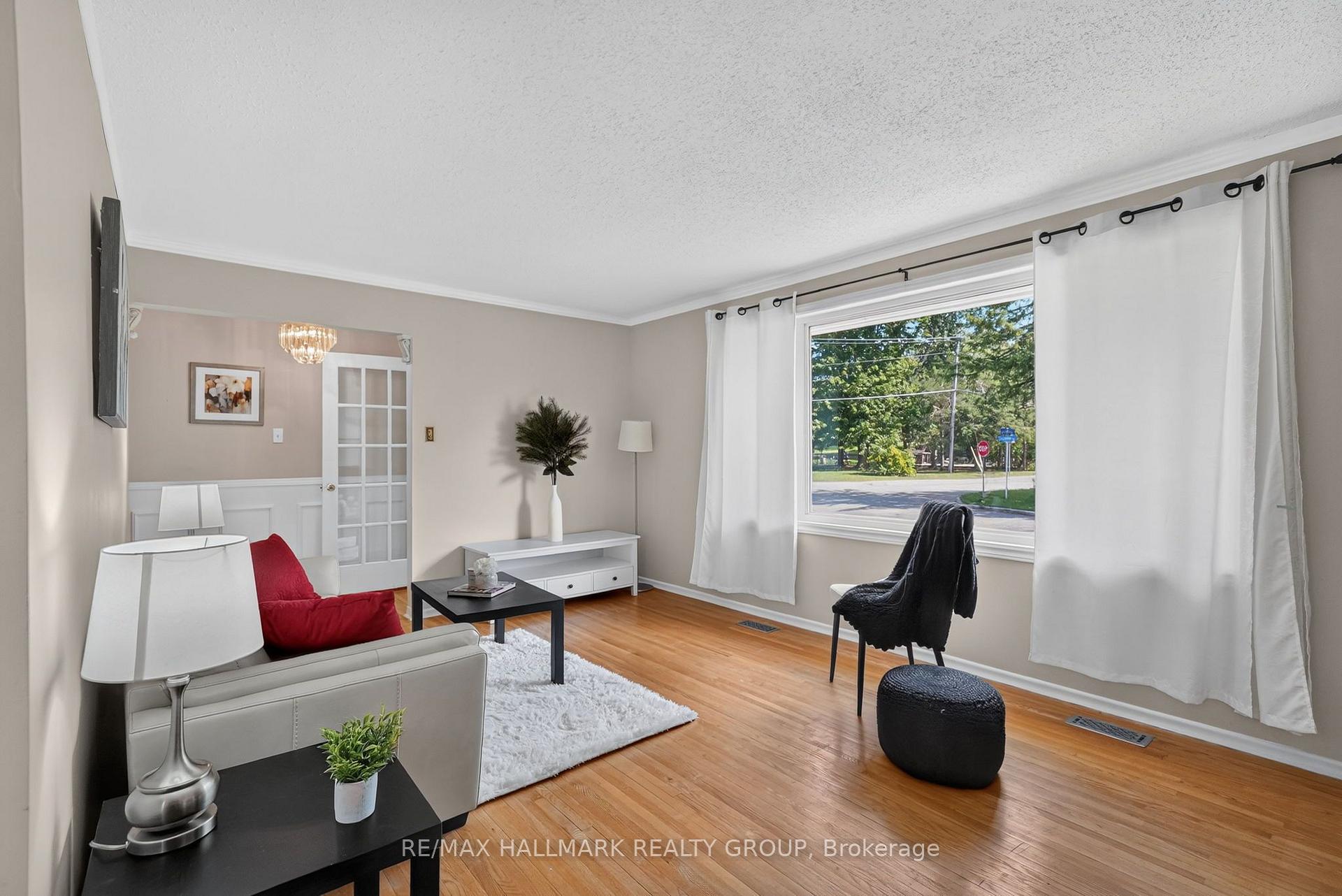 Photo 6 of 157 Lacroix Avenue, Ottawa, Bilberry Creek/Queenswood Heights — HOMEH