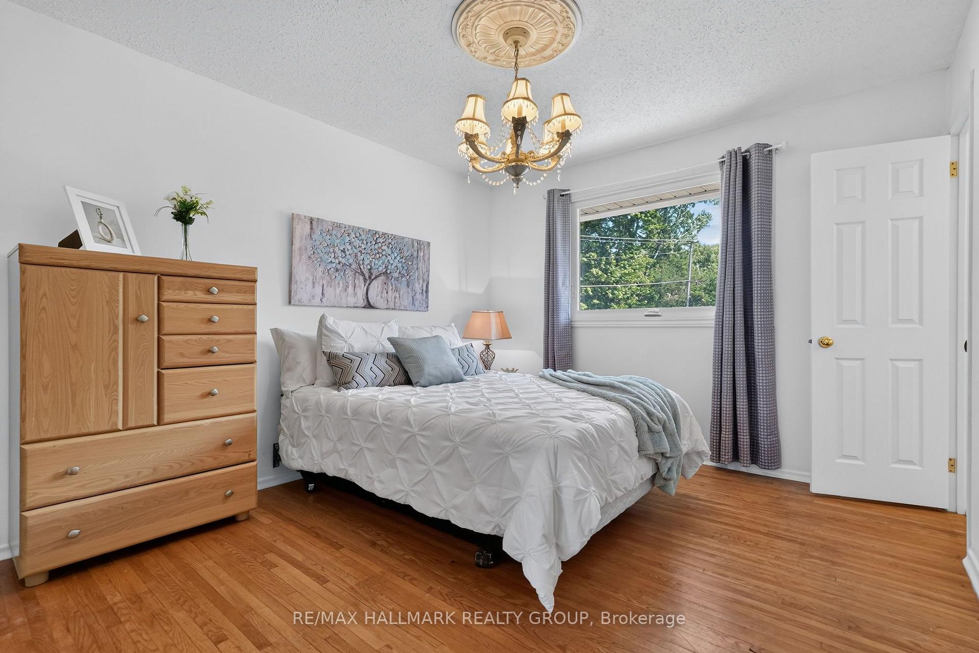 Photo 13 of 157 Lacroix Avenue, Ottawa, Bilberry Creek/Queenswood Heights — HOMEH