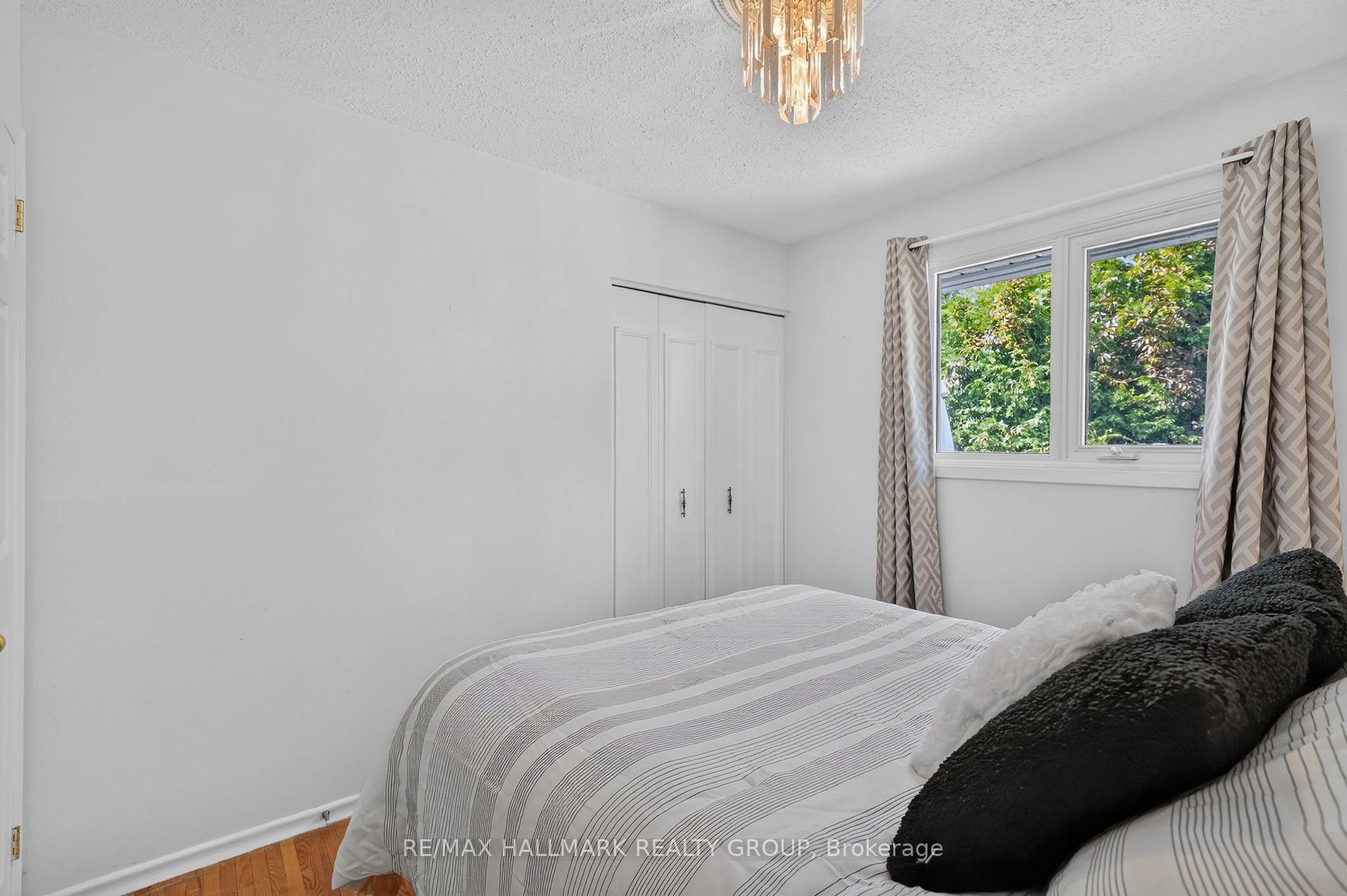 Photo 23 of 157 Lacroix Avenue, Ottawa, Bilberry Creek/Queenswood Heights — HOMEH