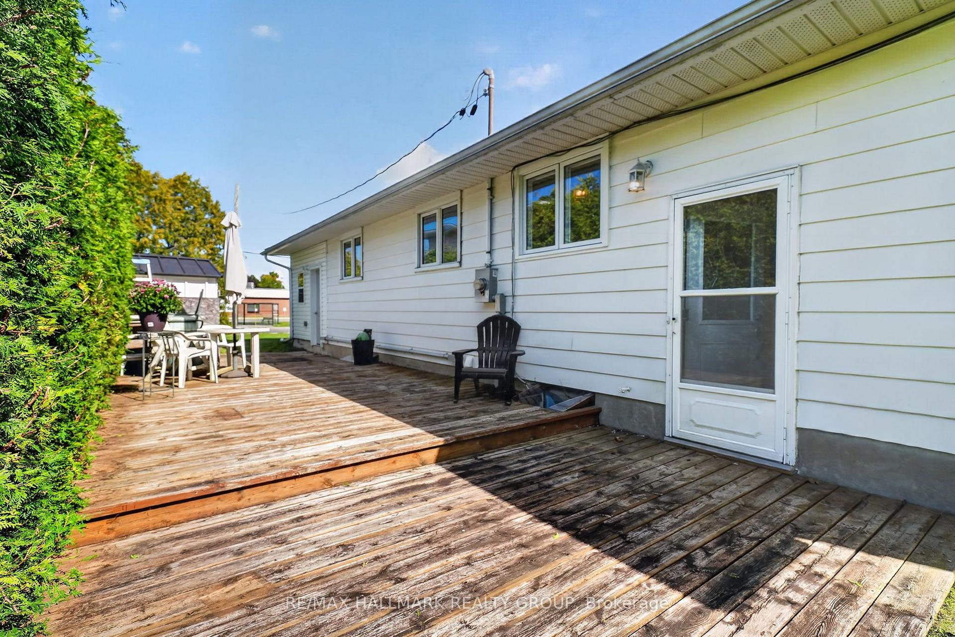 Photo 30 of 157 Lacroix Avenue, Ottawa, Bilberry Creek/Queenswood Heights — HOMEH