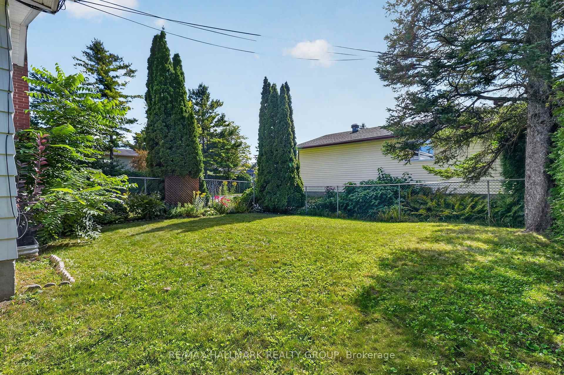 Photo 33 of 157 Lacroix Avenue, Ottawa, Bilberry Creek/Queenswood Heights — HOMEH