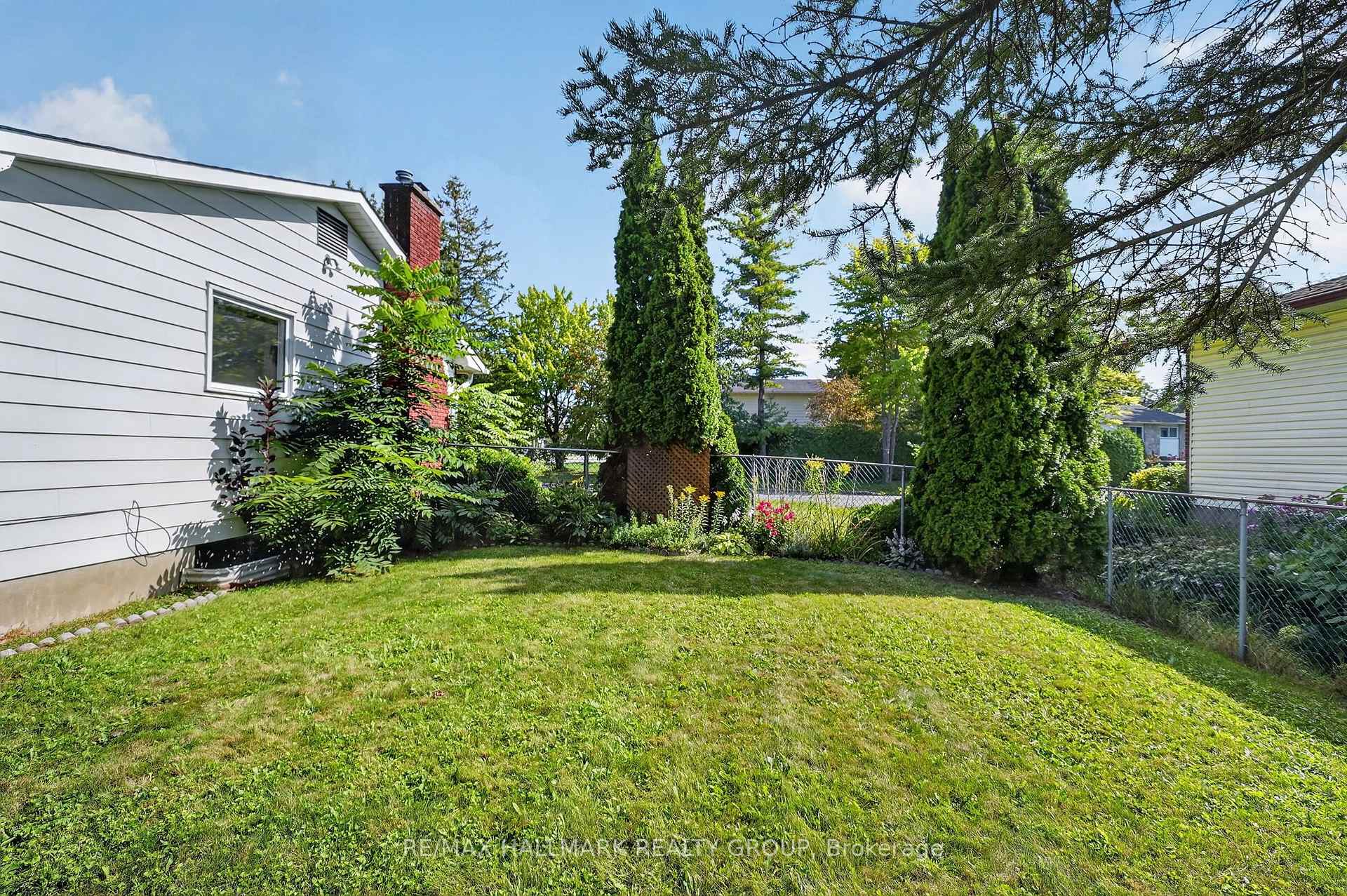 Photo 34 of 157 Lacroix Avenue, Ottawa, Bilberry Creek/Queenswood Heights — HOMEH