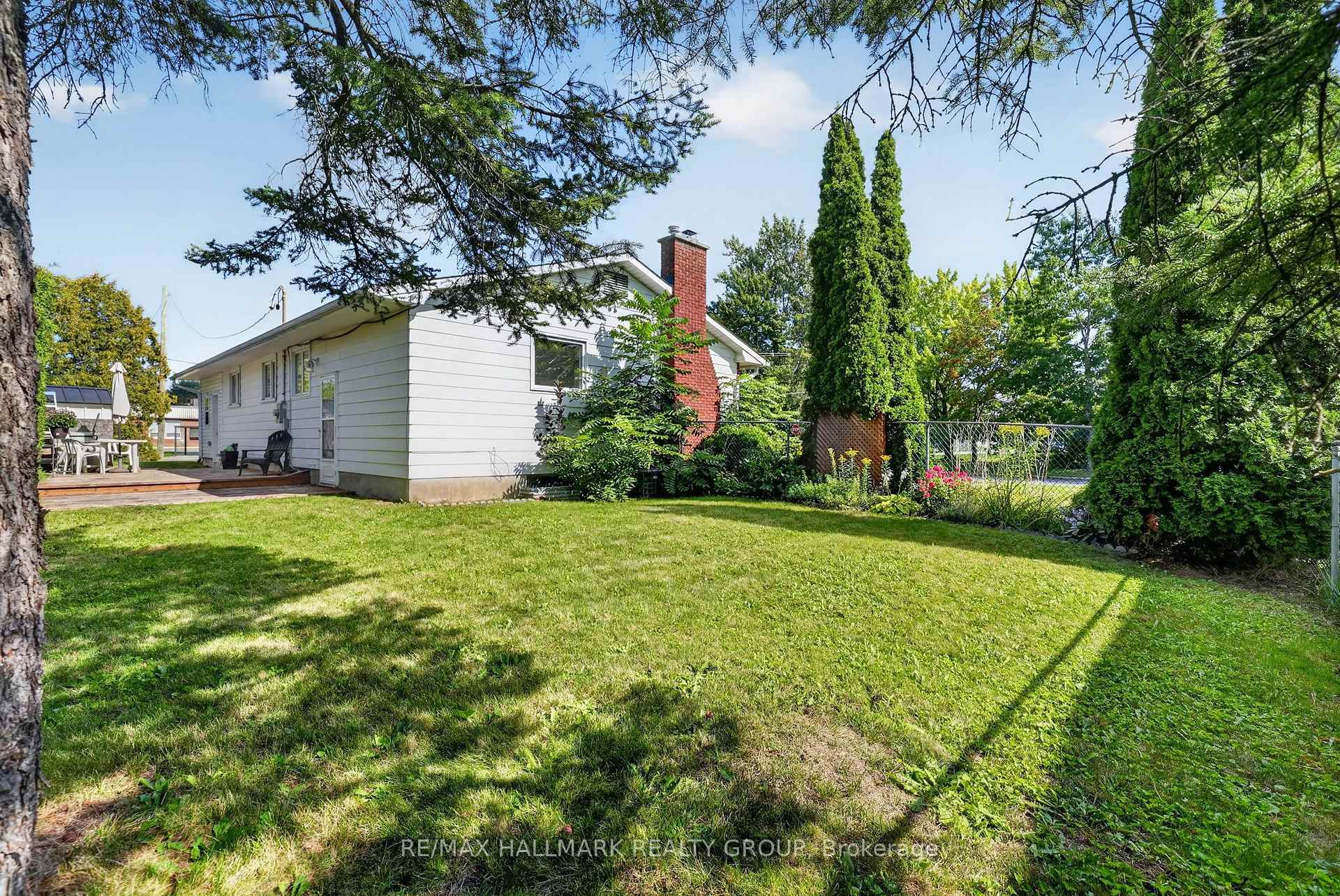 Photo 35 of 157 Lacroix Avenue, Ottawa, Bilberry Creek/Queenswood Heights — HOMEH