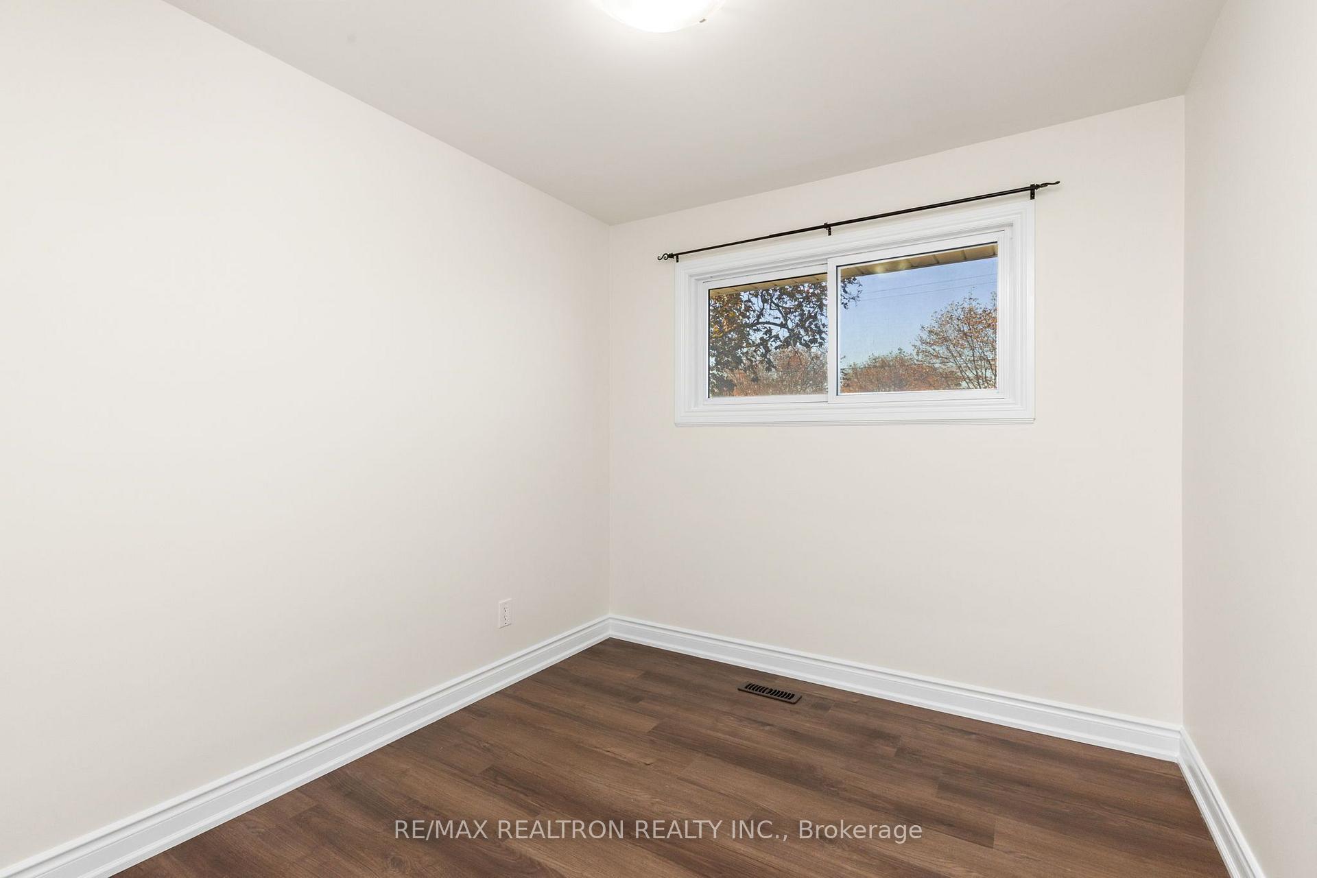 Photo 13 of 21 Athabasca Street, Oshawa, Donevan — HOMEH