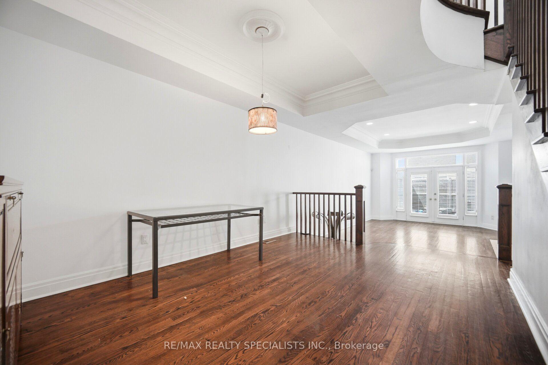 Photo 6 of 246 Walmer Road, Toronto, Casa Loma — HOMEH