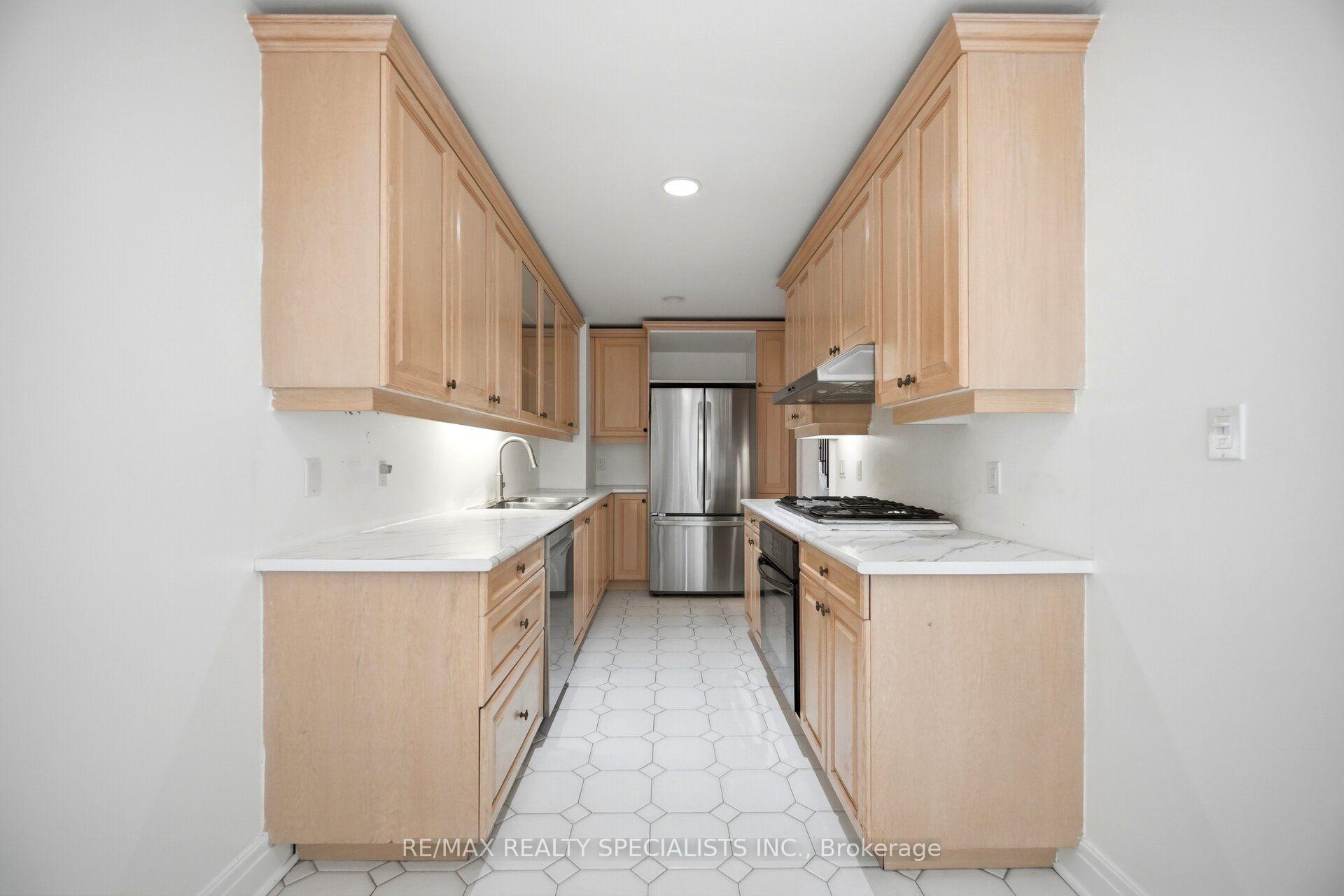 Photo 14 of 246 Walmer Road, Toronto, Casa Loma — HOMEH