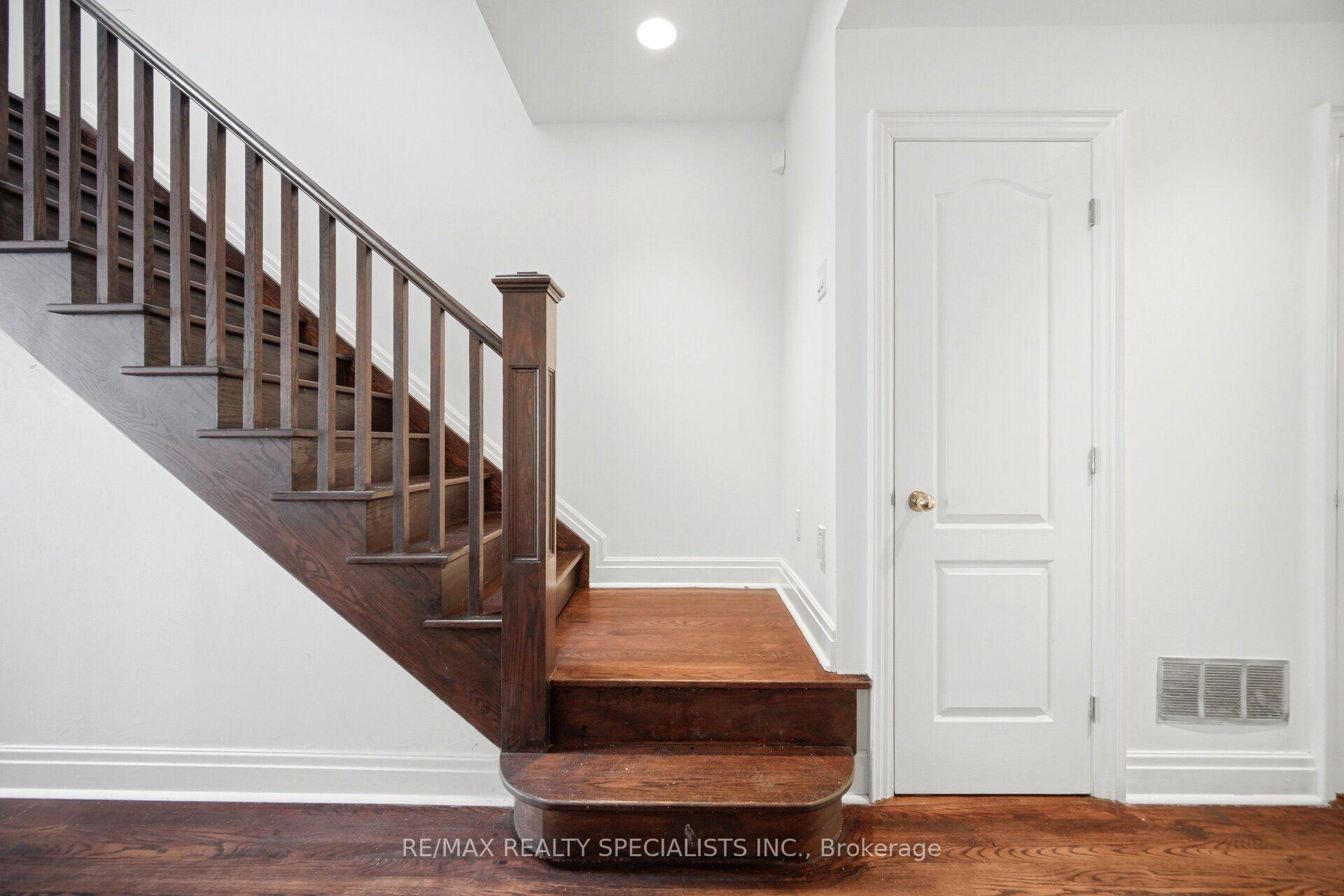 Photo 18 of 246 Walmer Road, Toronto, Casa Loma — HOMEH