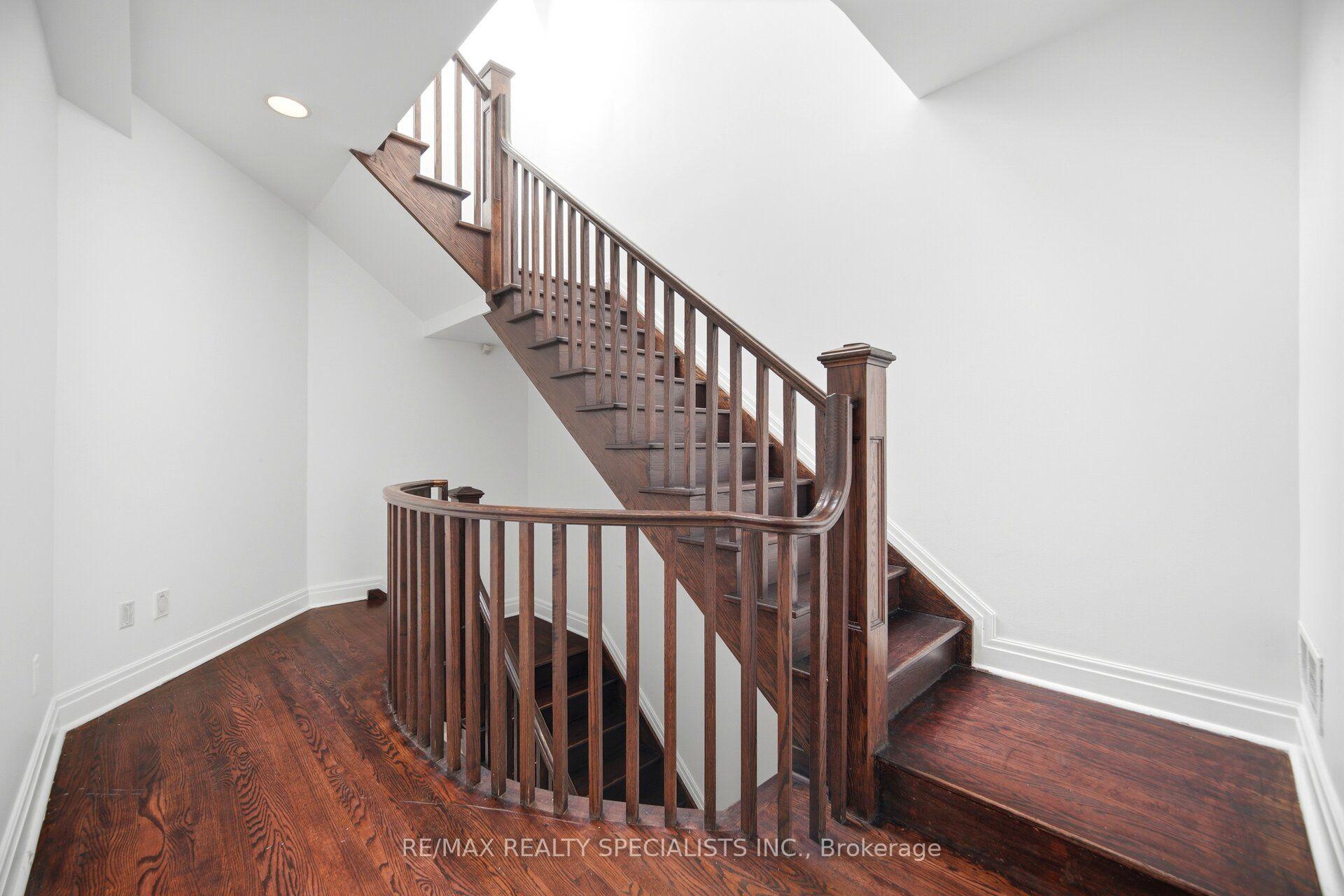 Photo 19 of 246 Walmer Road, Toronto, Casa Loma — HOMEH
