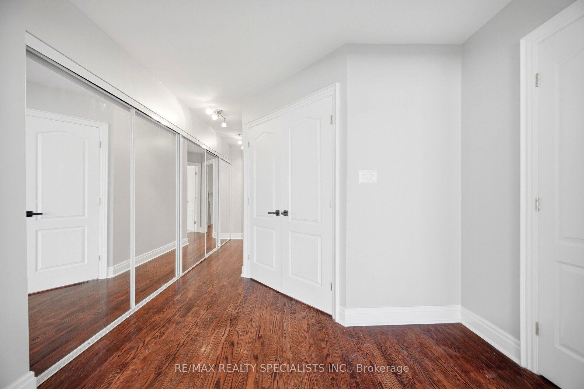 Photo 23 of 246 Walmer Road, Toronto, Casa Loma — HOMEH