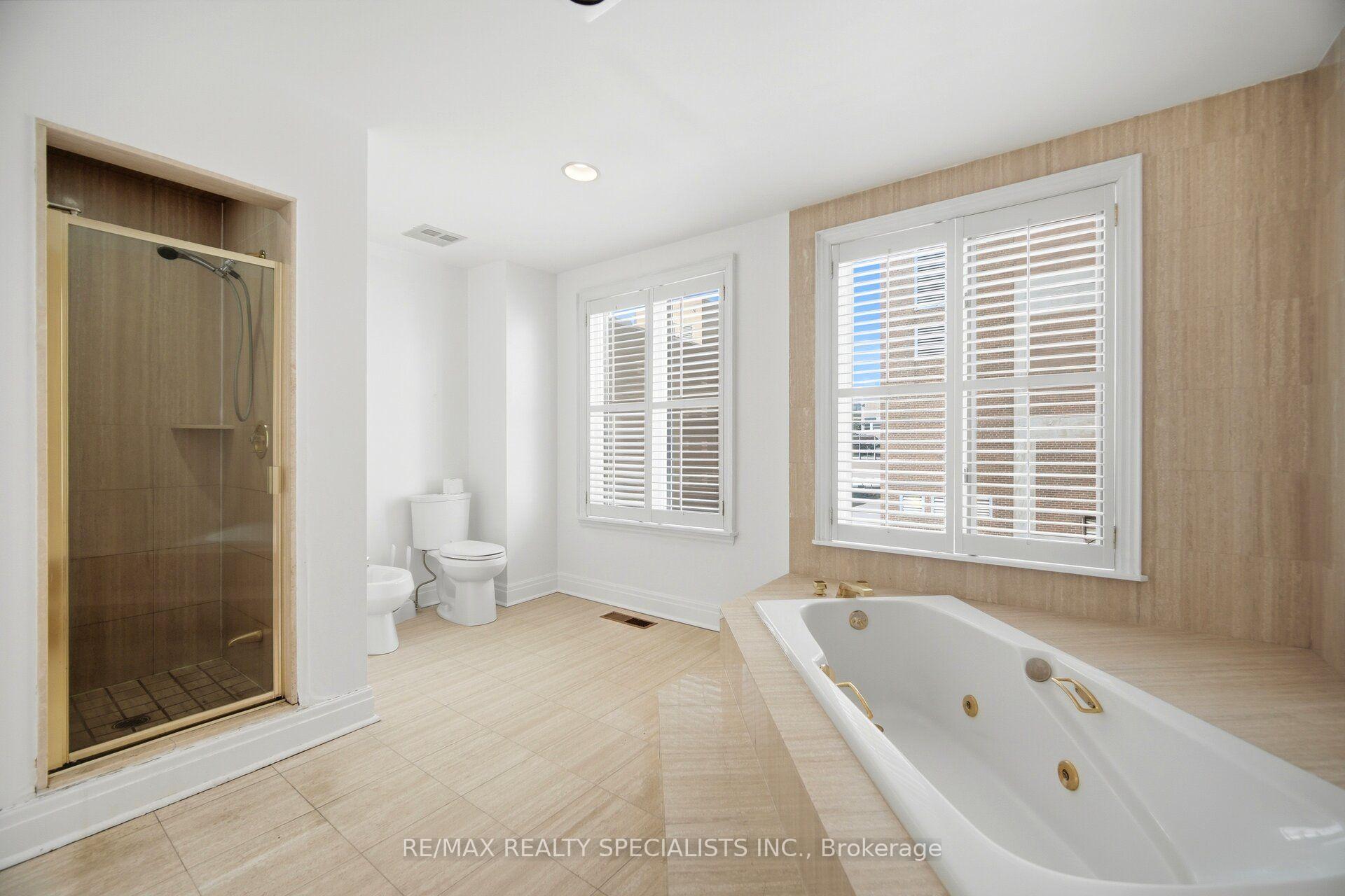 Photo 25 of 246 Walmer Road, Toronto, Casa Loma — HOMEH