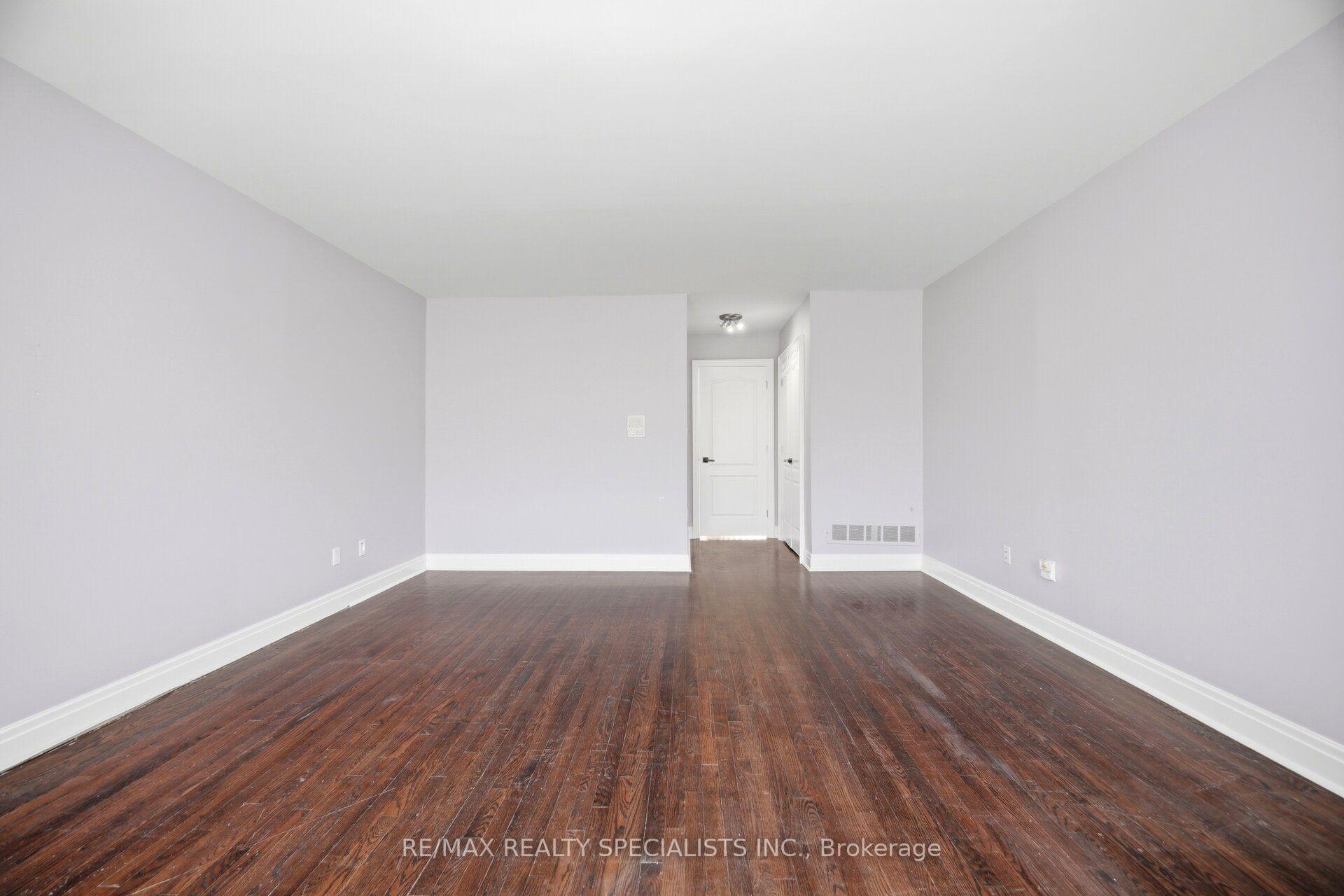 Photo 30 of 246 Walmer Road, Toronto, Casa Loma — HOMEH