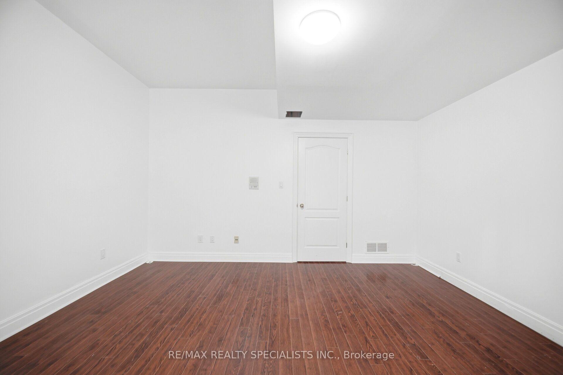 Photo 37 of 246 Walmer Road, Toronto, Casa Loma — HOMEH