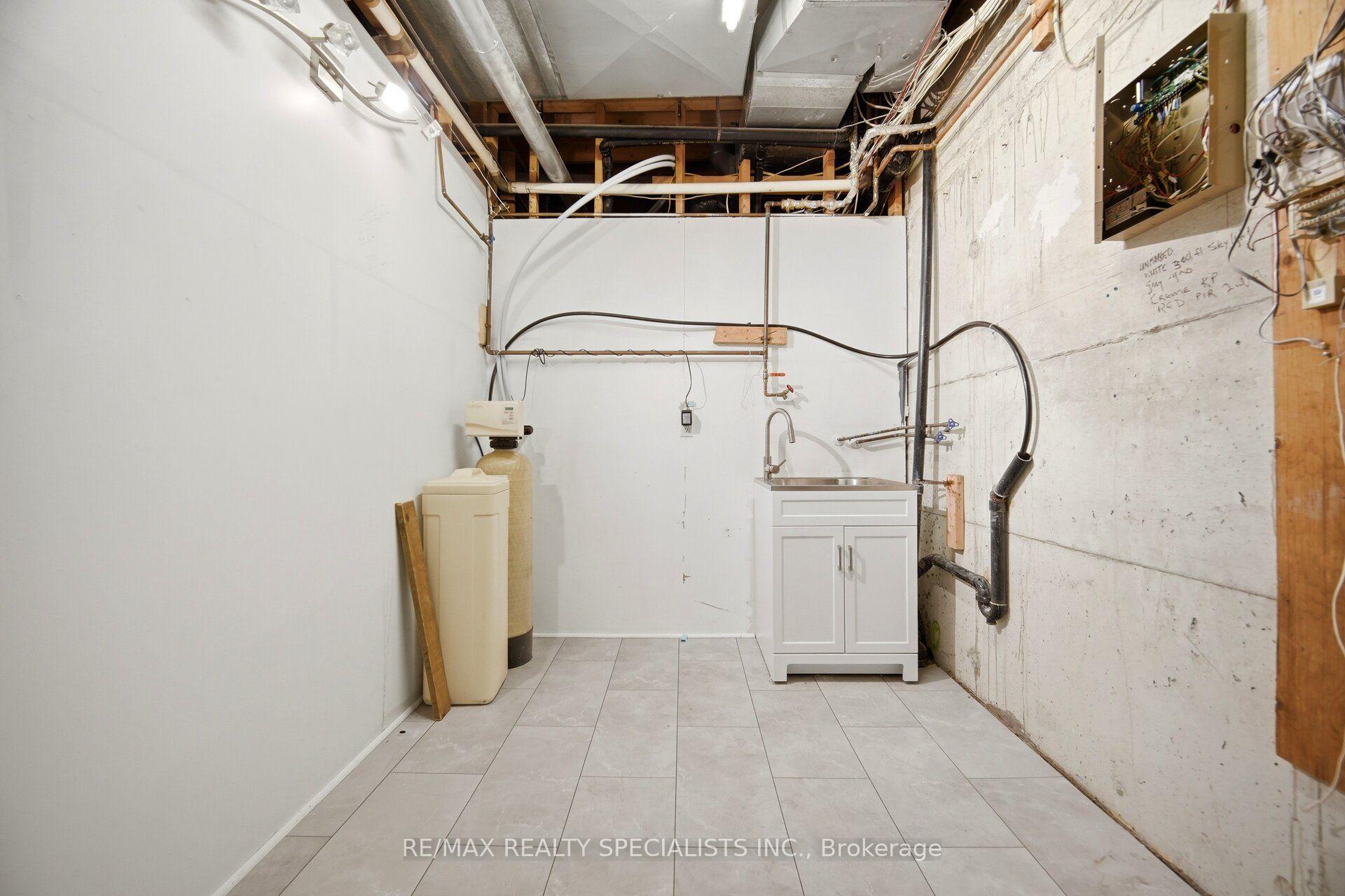 Photo 39 of 246 Walmer Road, Toronto, Casa Loma — HOMEH