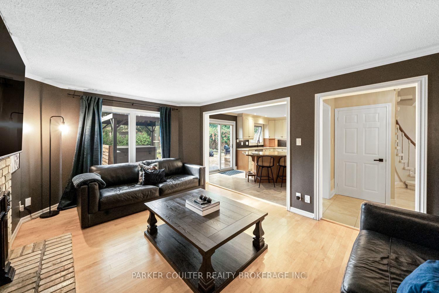 Photo 8 of 67 Woodcrest Road, Barrie, Allandale Heights — HOMEH