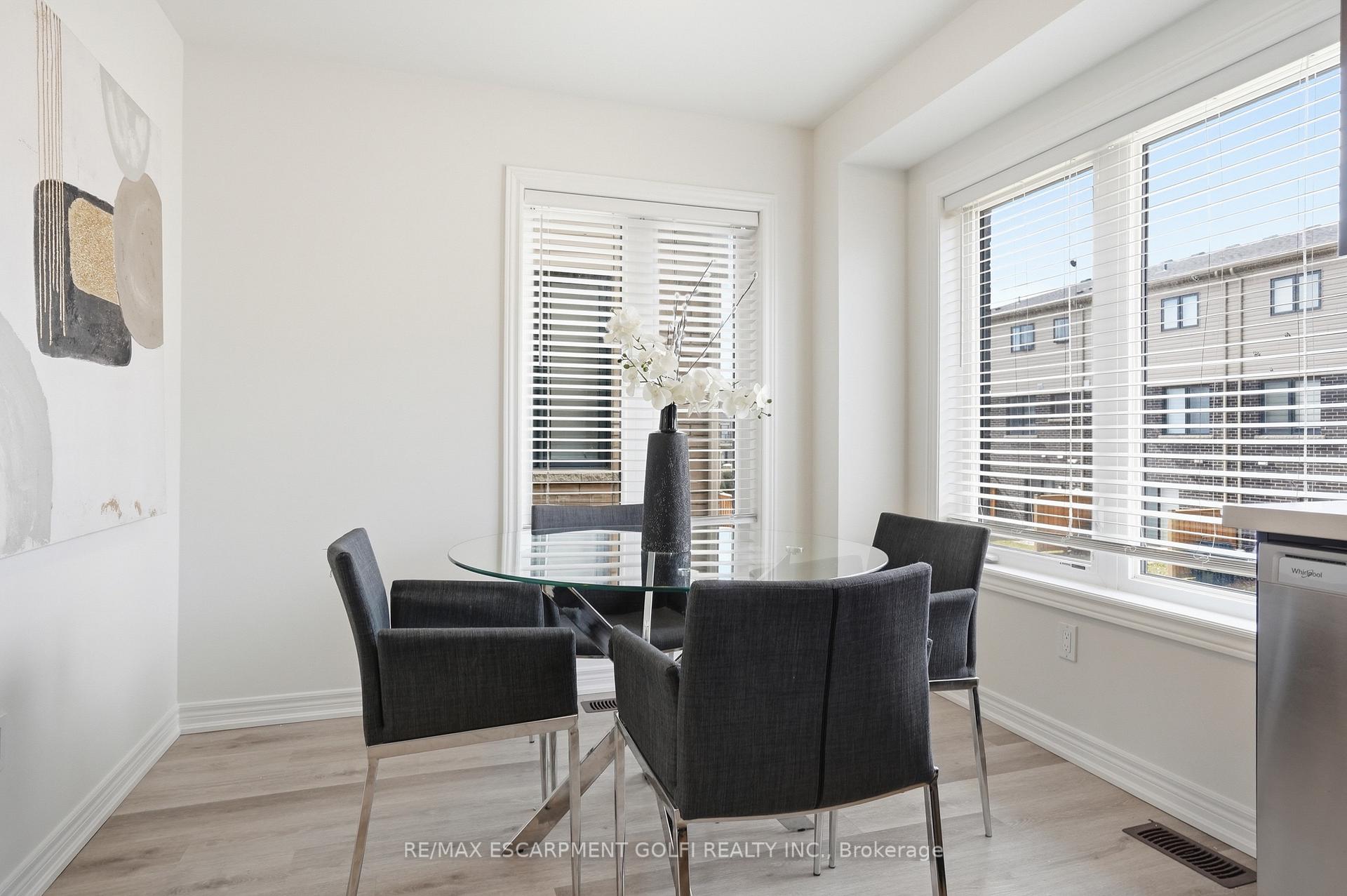 Photo 9 of 32 Radison Lane, Hamilton, McQuesten — HOMEH