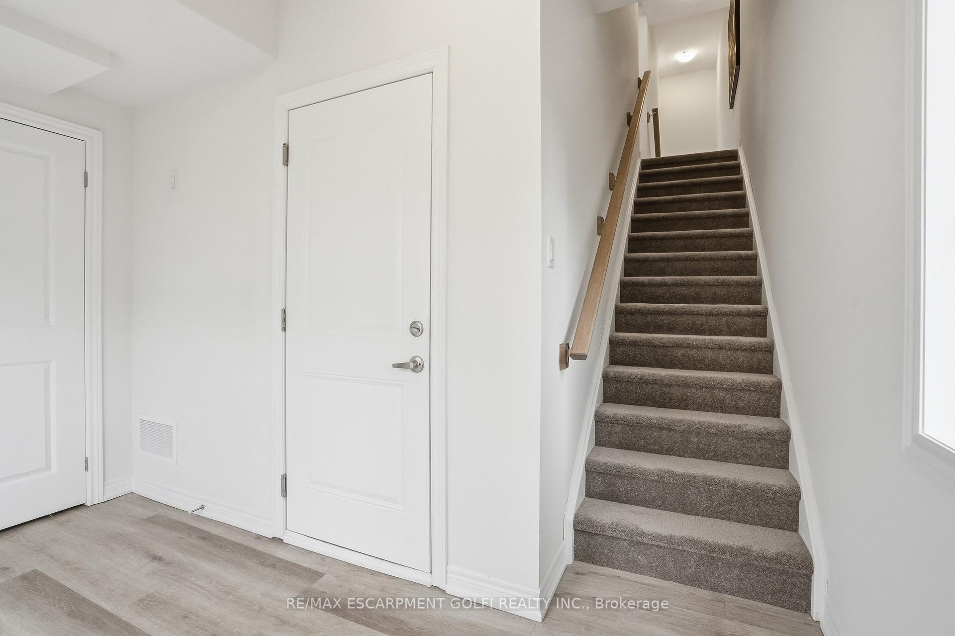Photo 23 of 32 Radison Lane, Hamilton, McQuesten — HOMEH