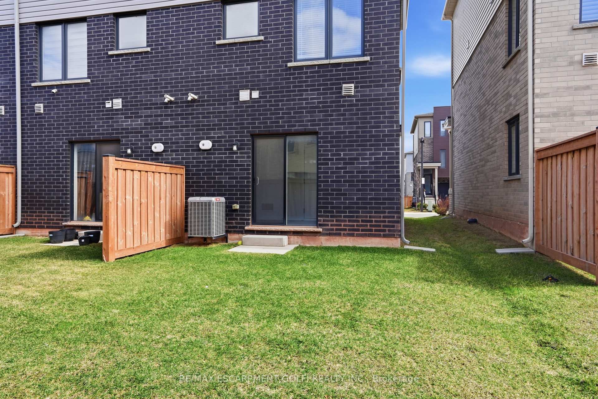 Photo 26 of 32 Radison Lane, Hamilton, McQuesten — HOMEH