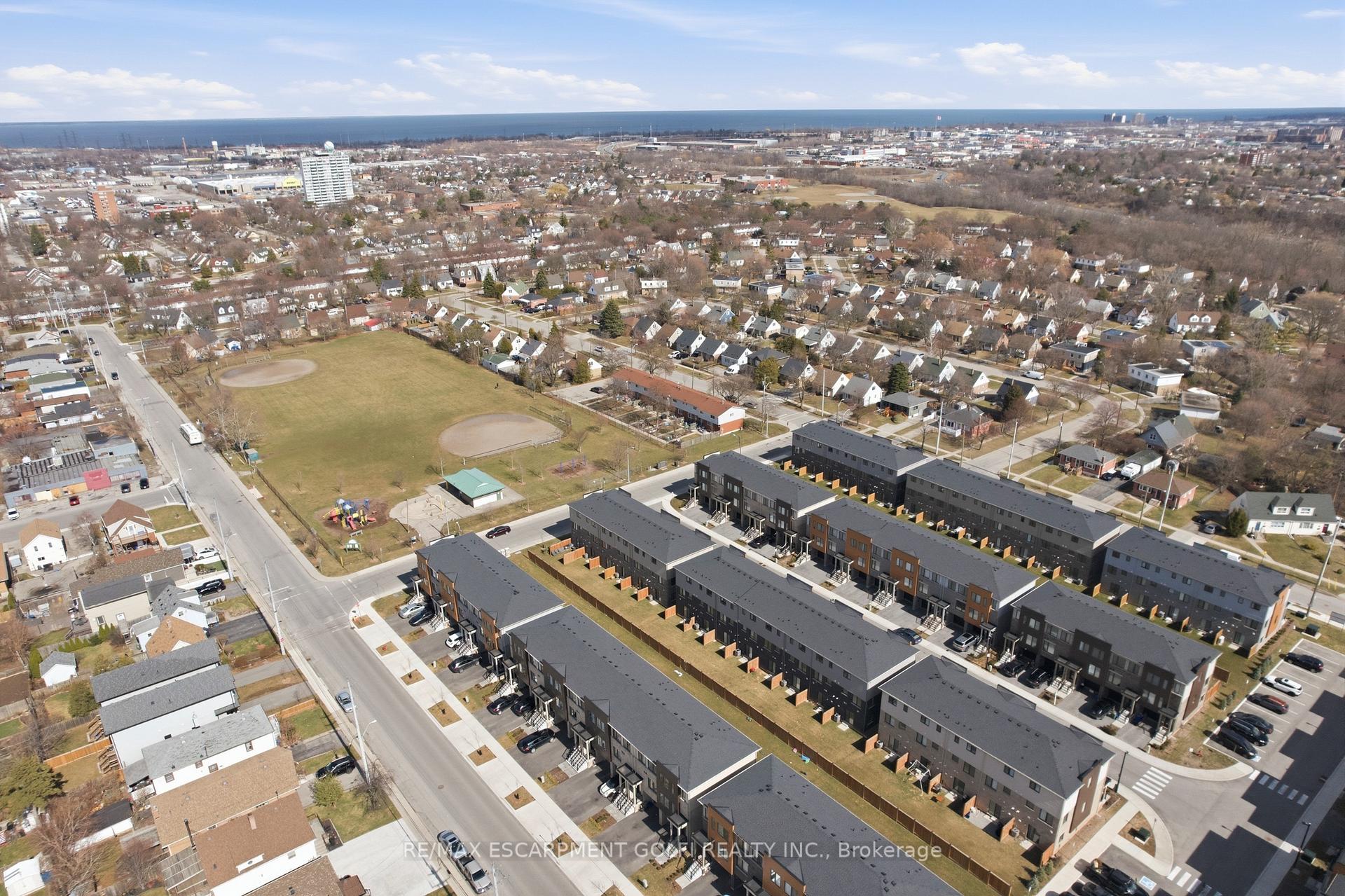 Photo 29 of 32 Radison Lane, Hamilton, McQuesten — HOMEH