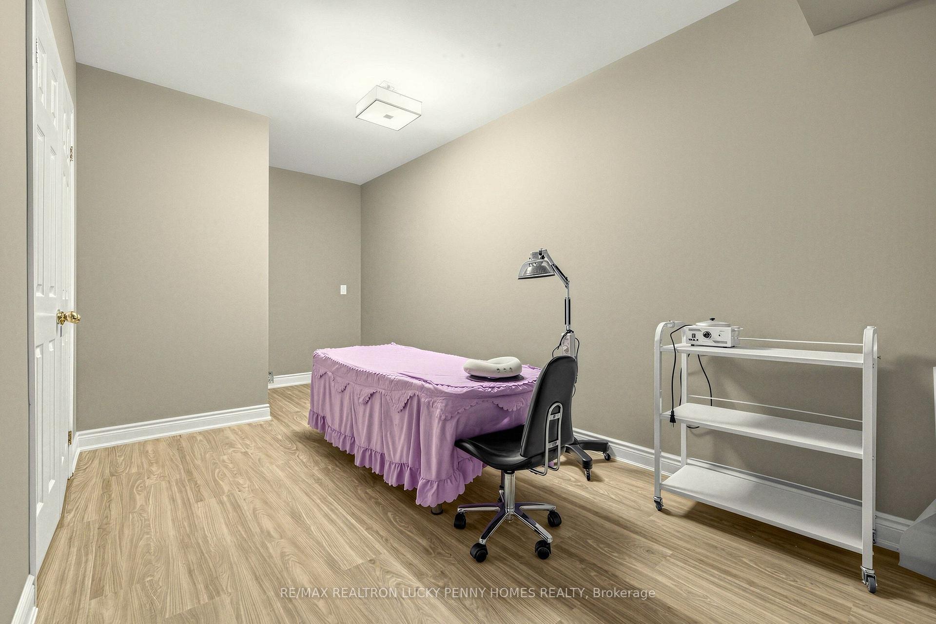 Photo 43 of 6 Devon Court, Markham, Devil's Elbow — HOMEH